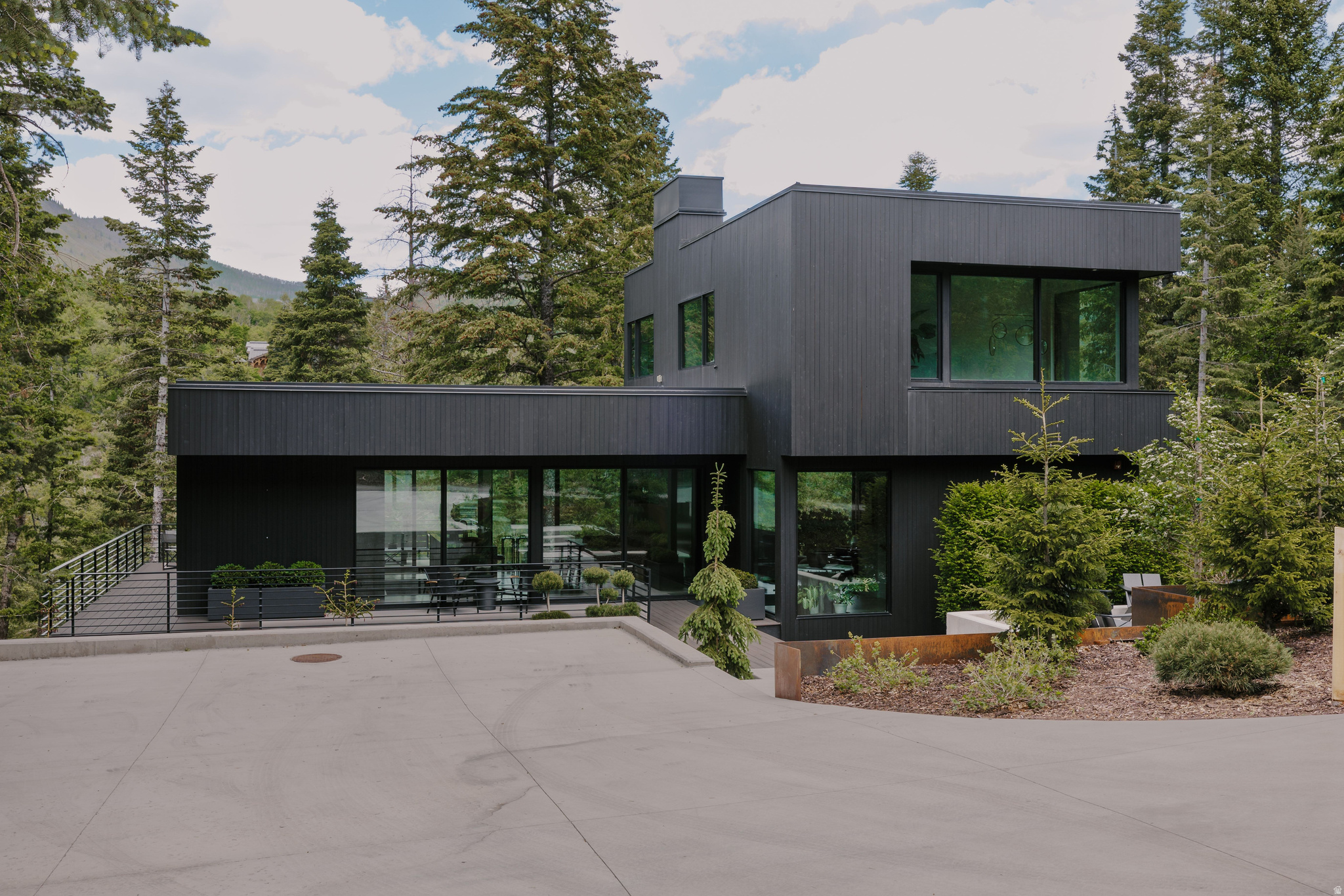 main property photo 45