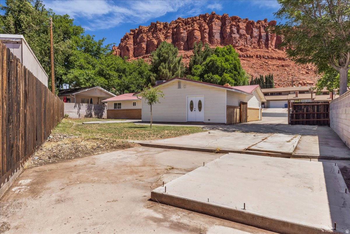 main property photo 25