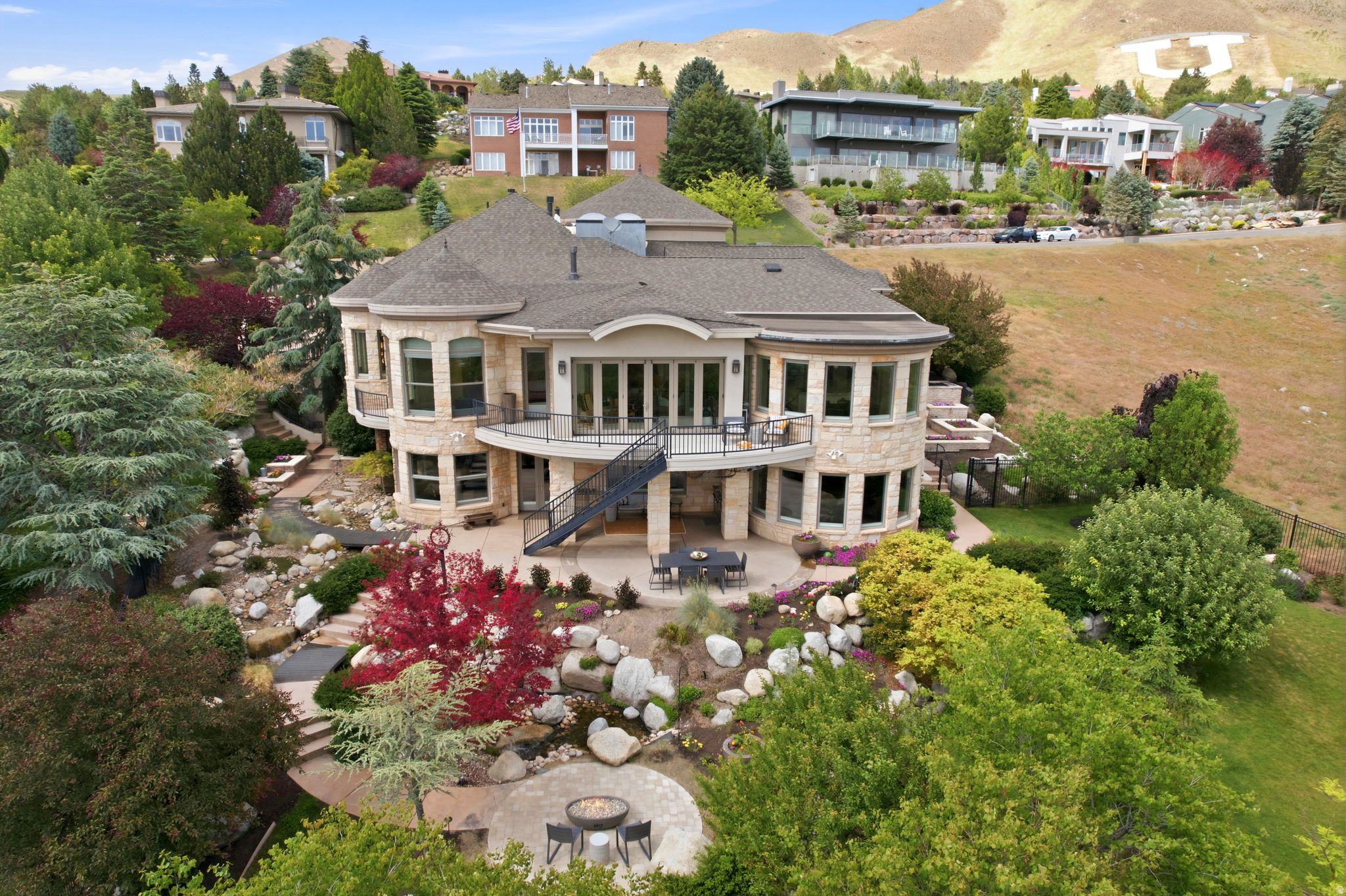 main property photo 4