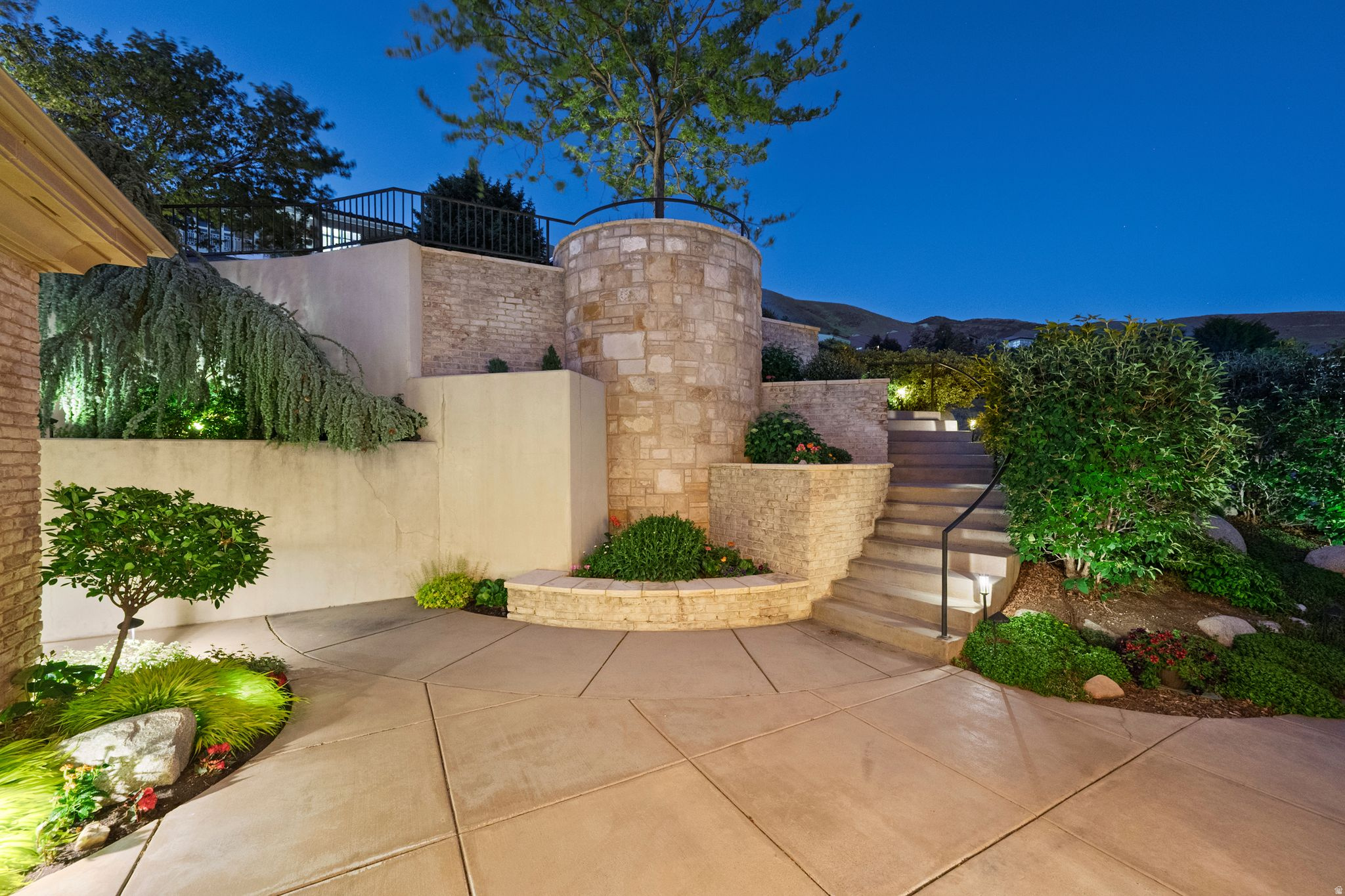 main property photo 79