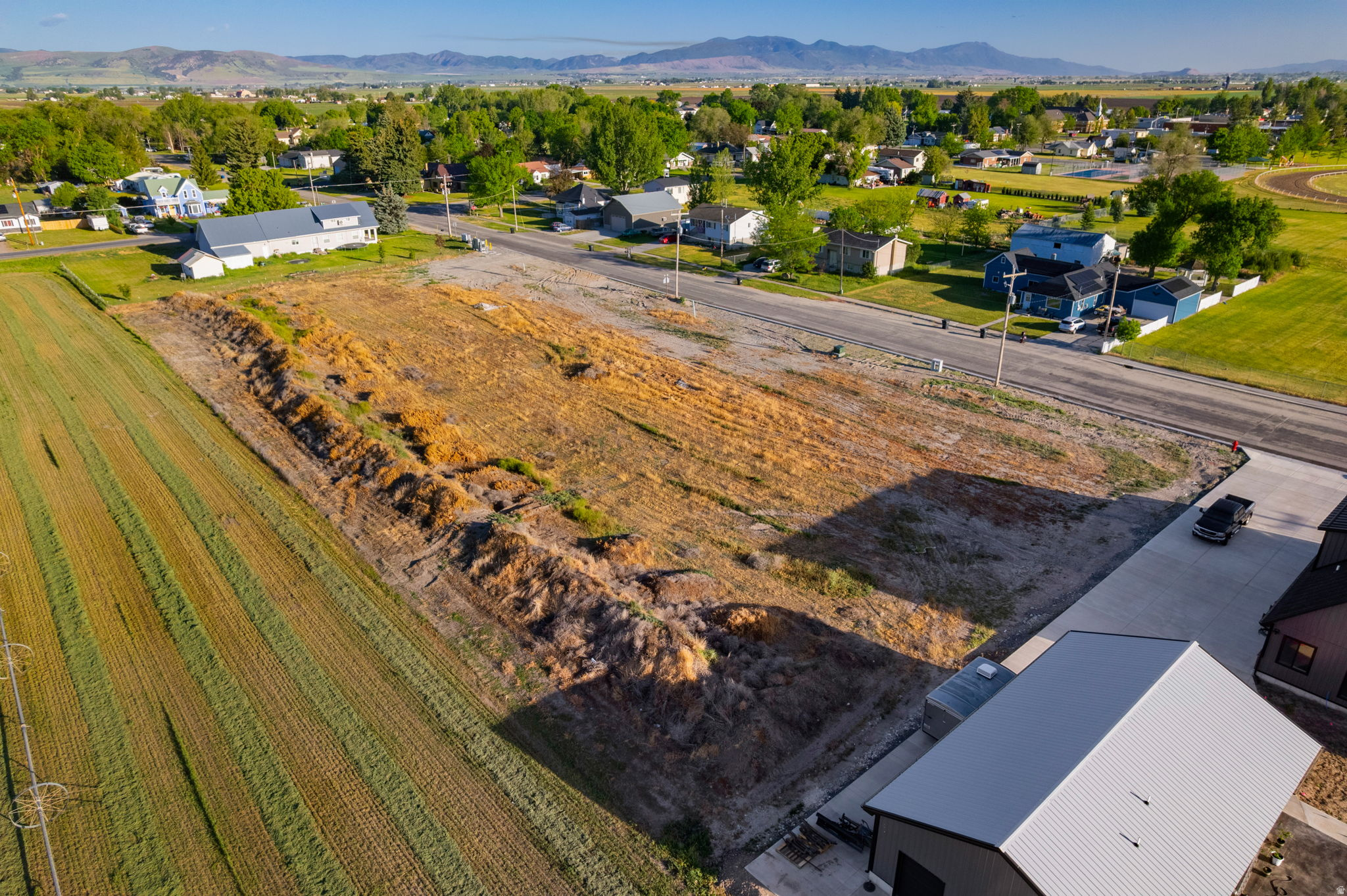 main property photo 16