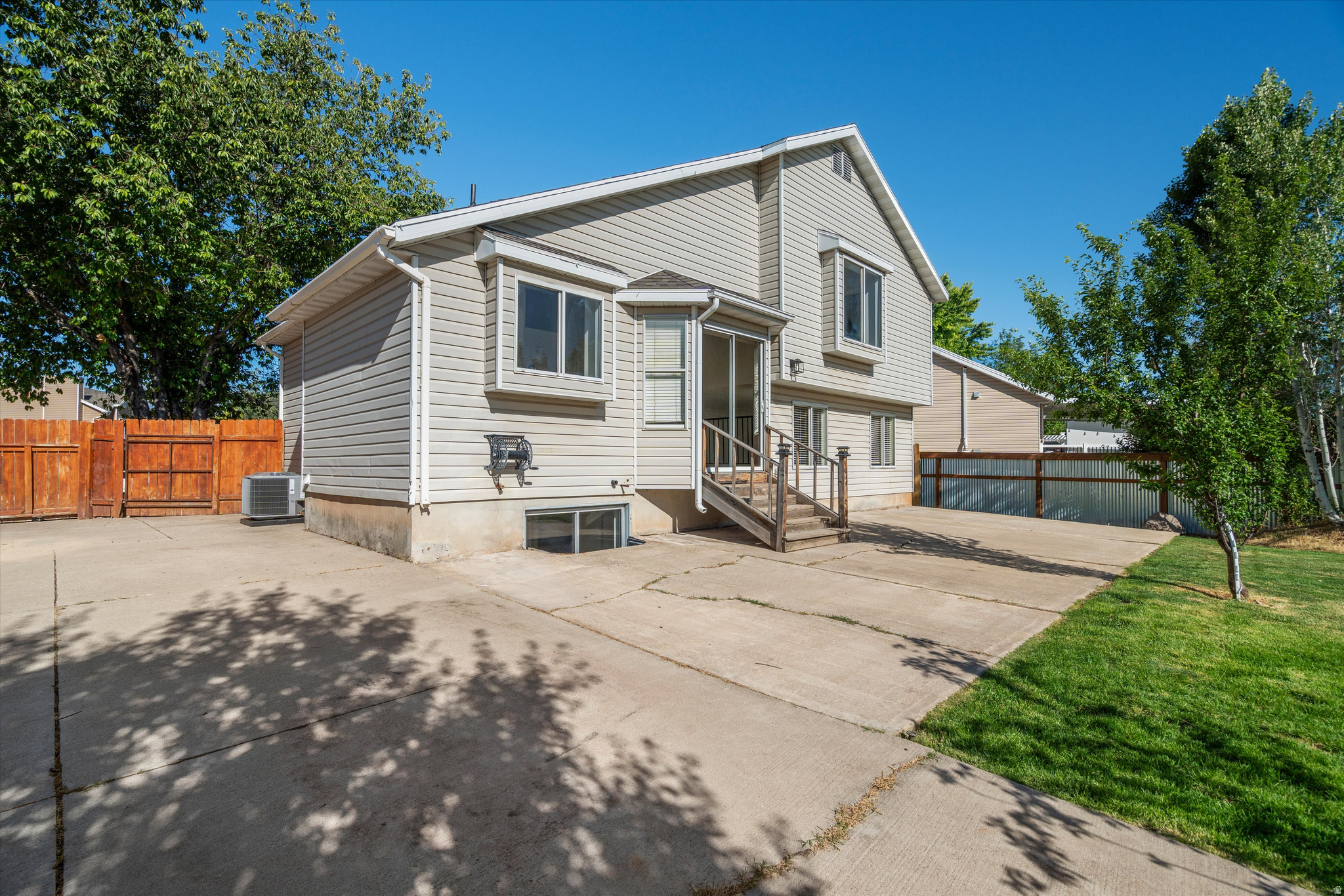 main property photo 41
