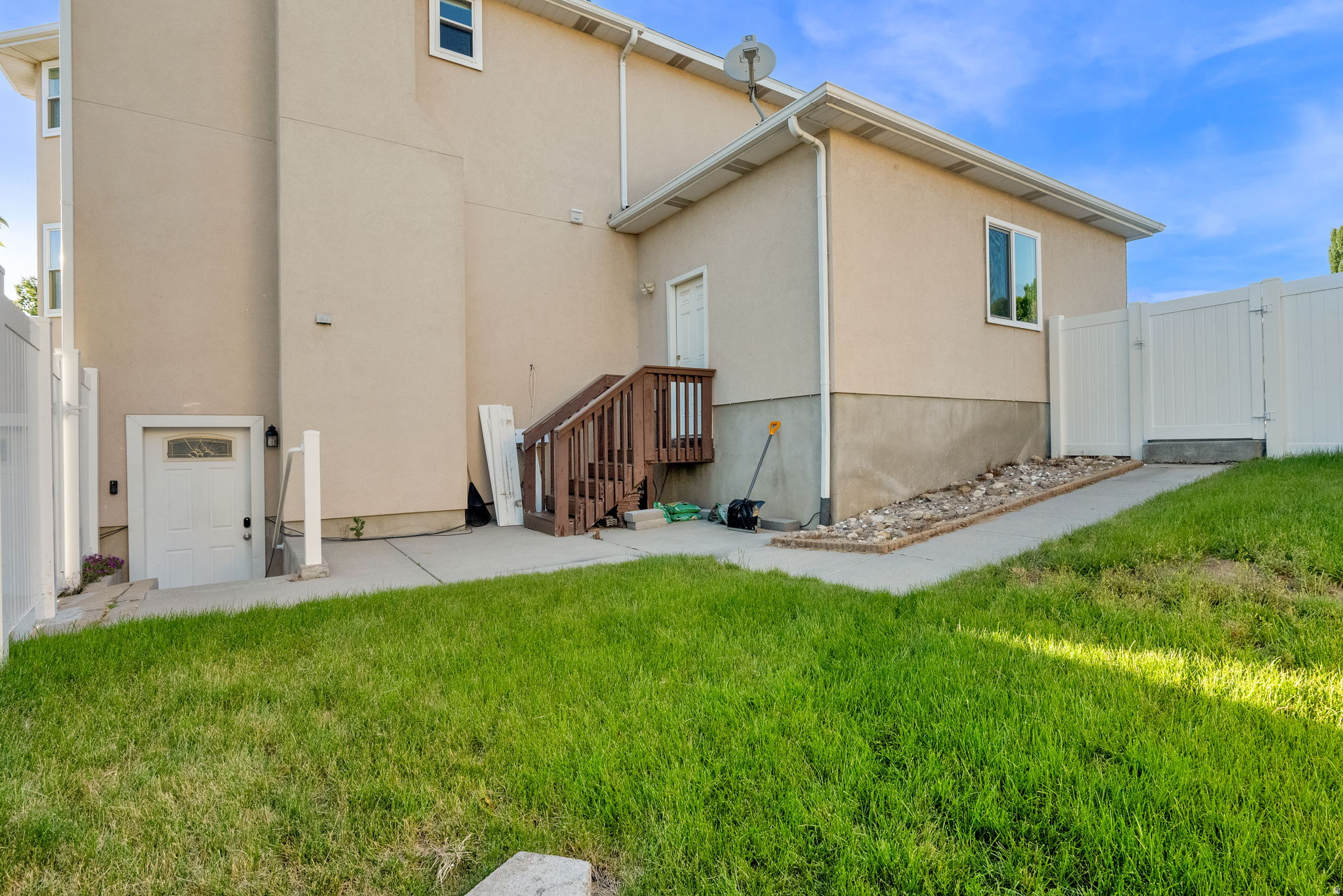 main property photo 44