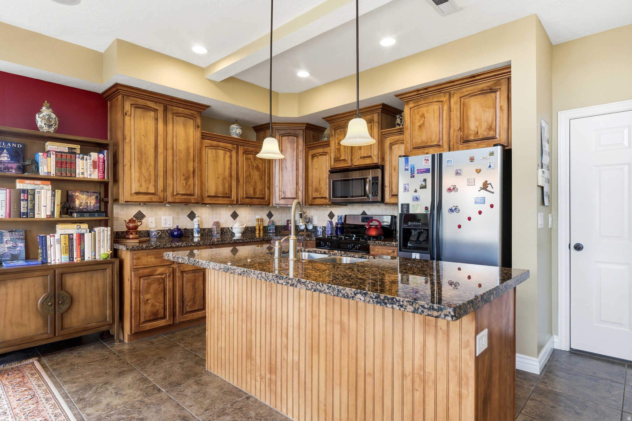 main property photo 16