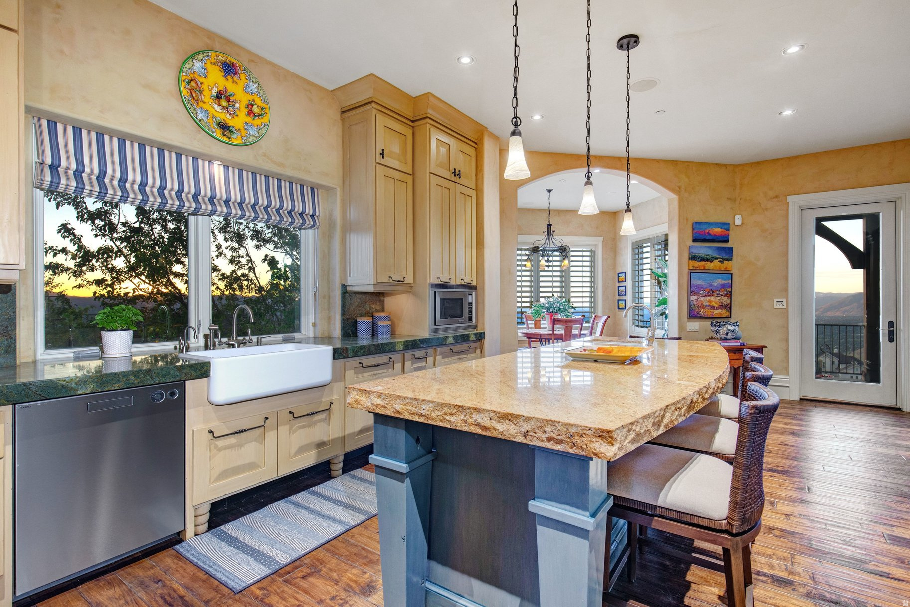main property photo 10