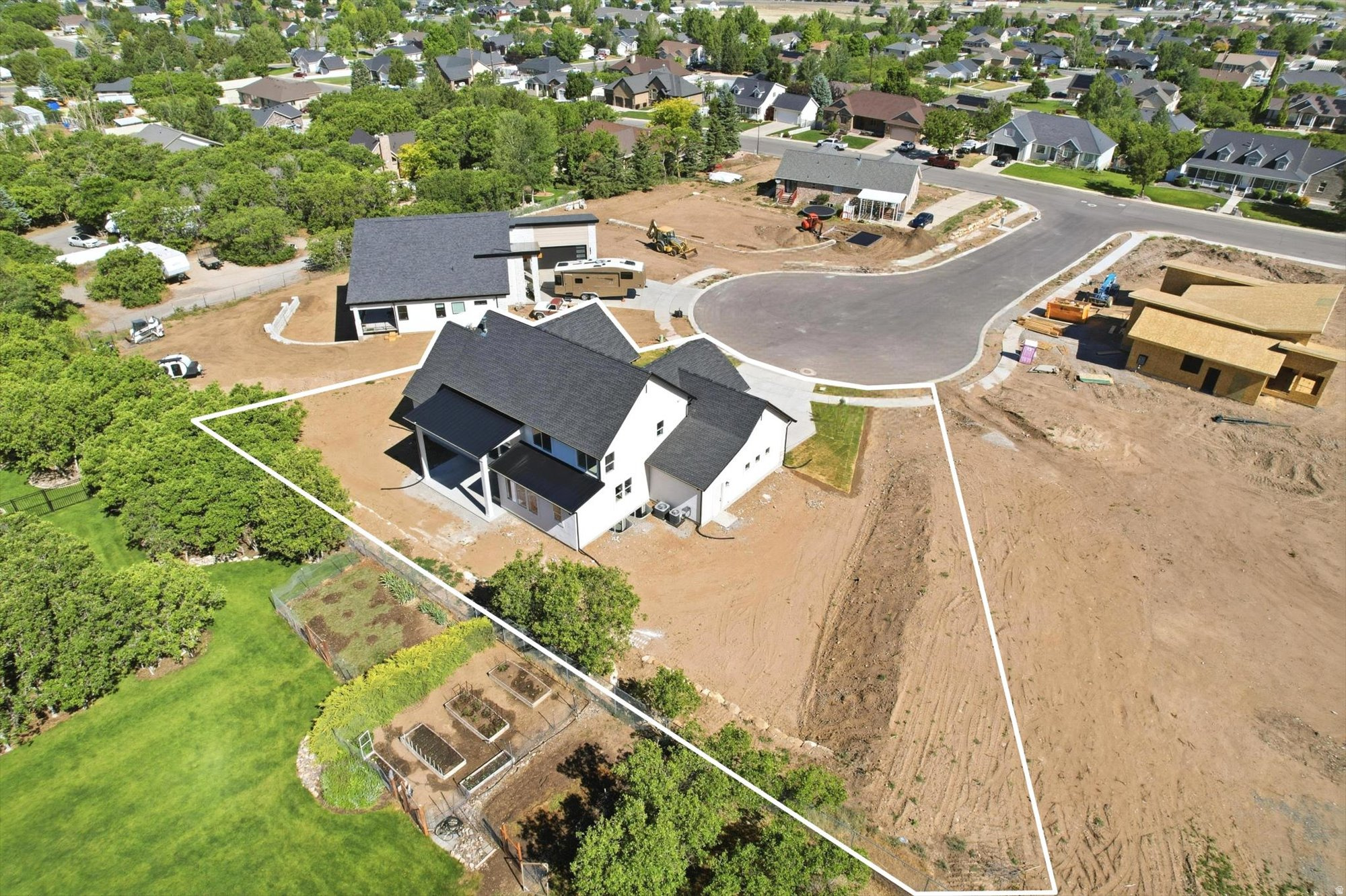 main property photo 43