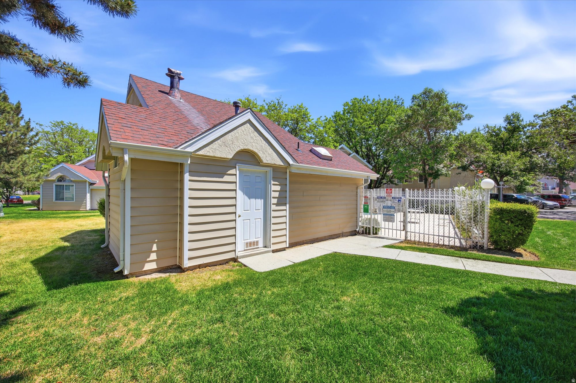 main property photo 22