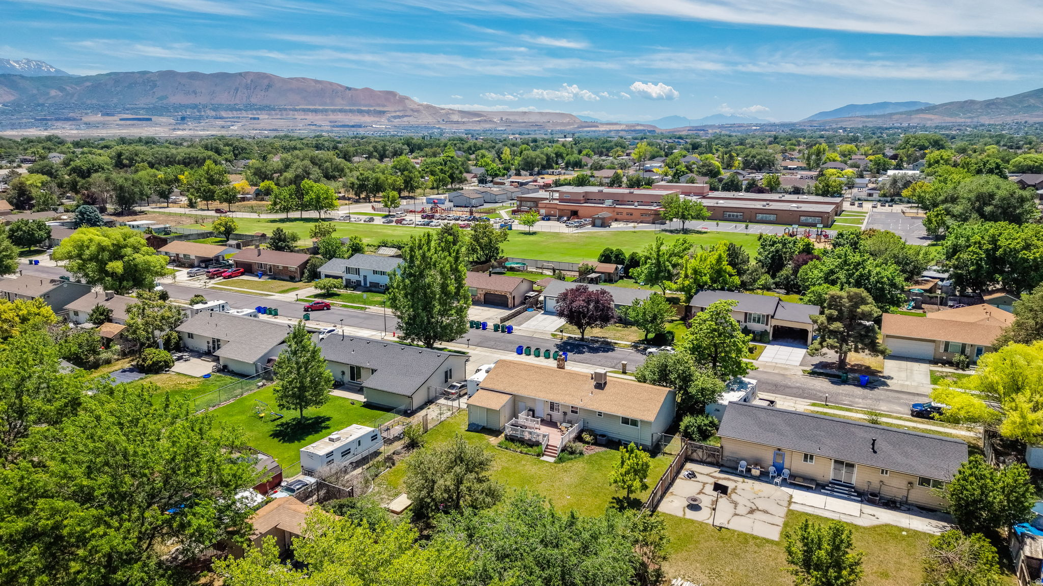 main property photo 35