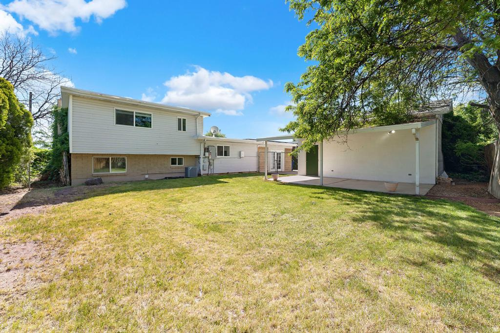 main property photo 28