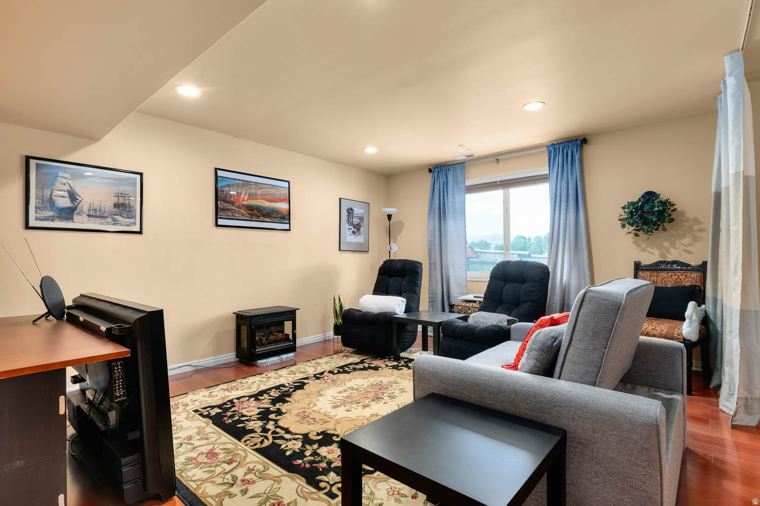 main property photo 26