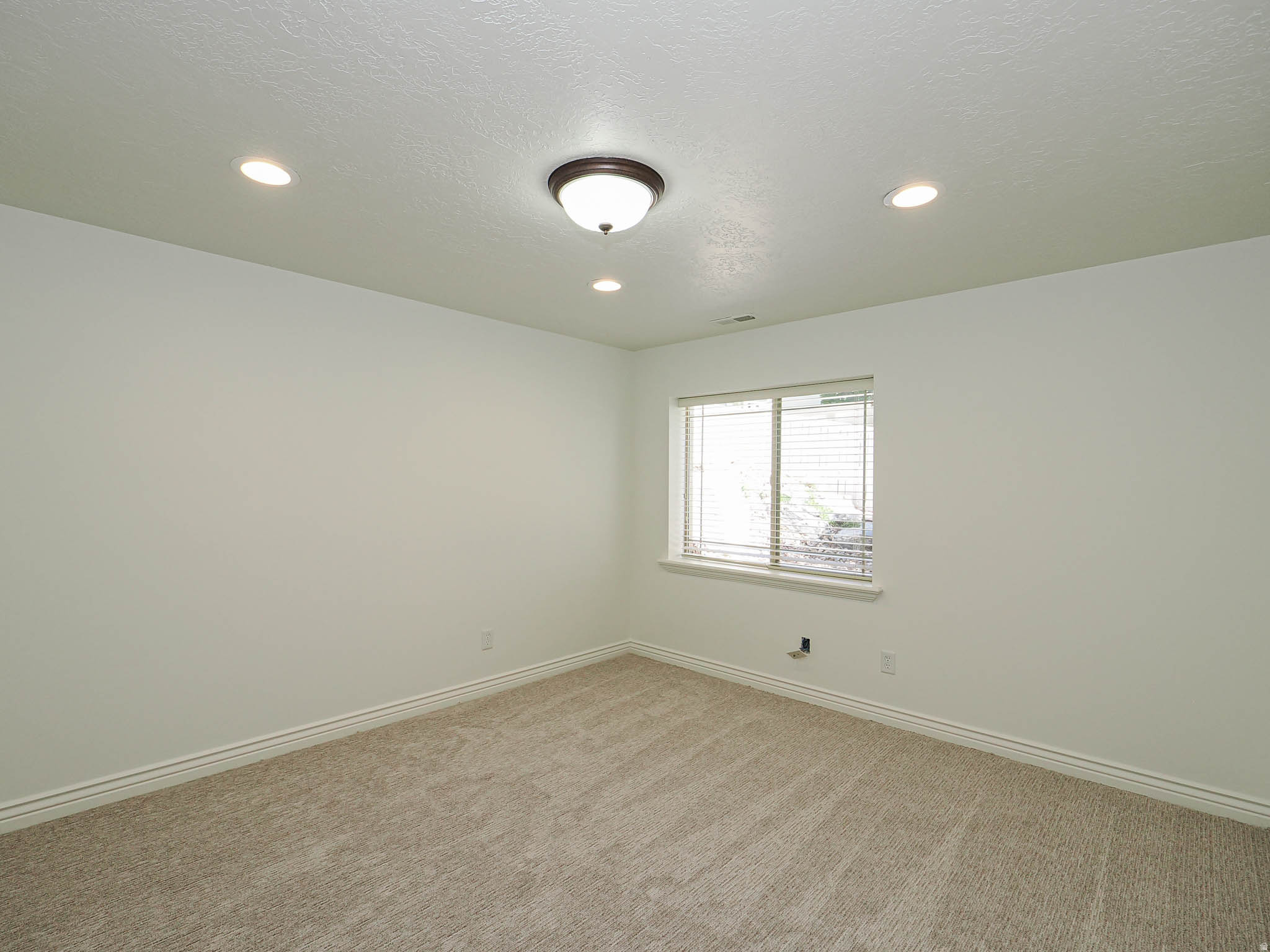 main property photo 75