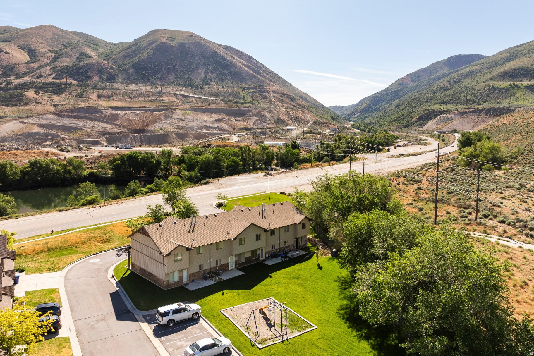 main property photo 16