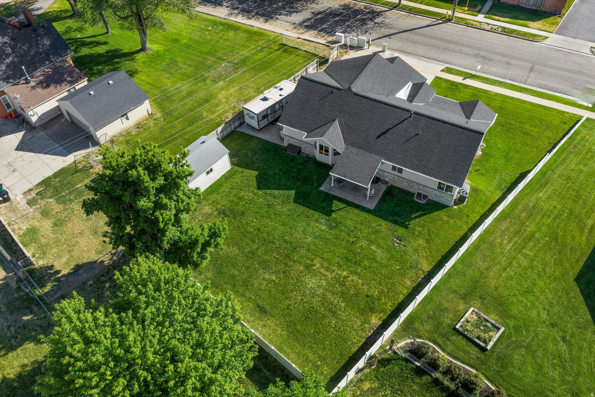 main property photo 39