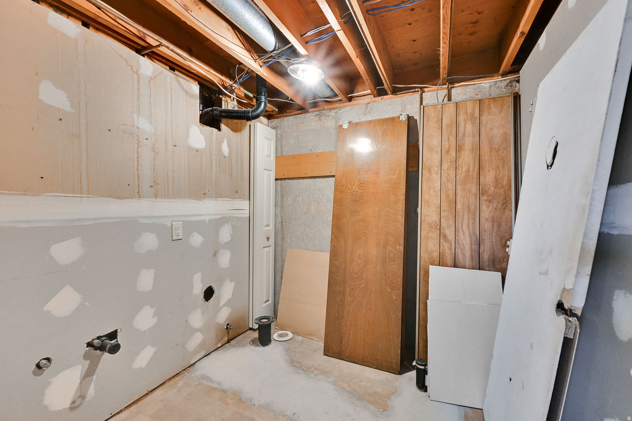 main property photo 34