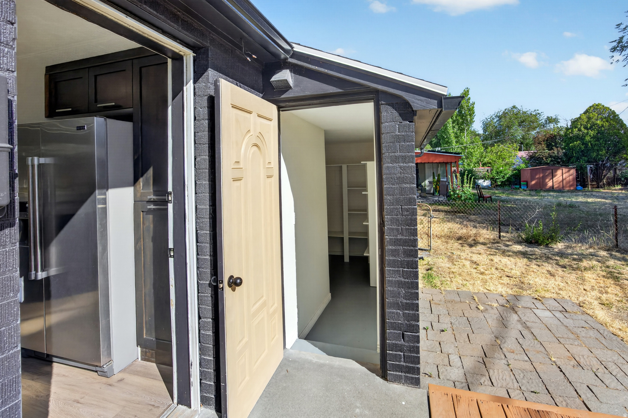 main property photo 25