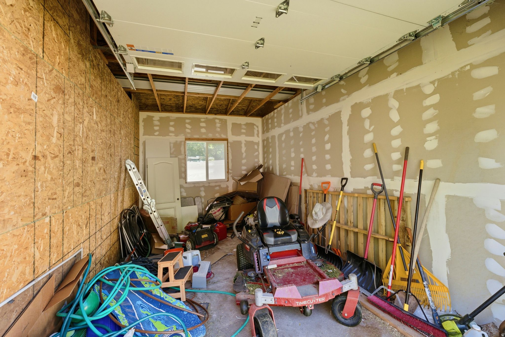 main property photo 76
