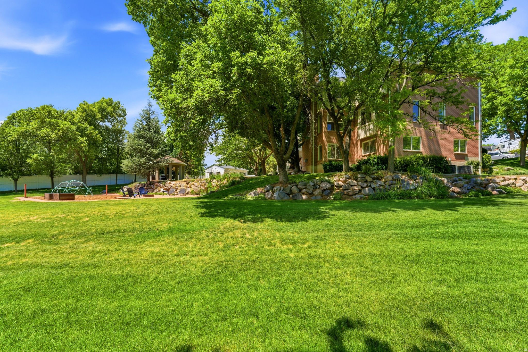 main property photo 90