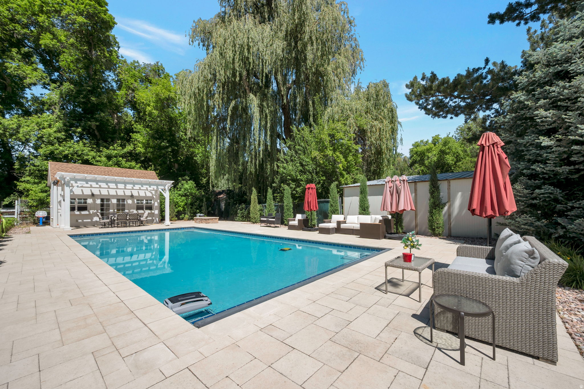 main property photo 33