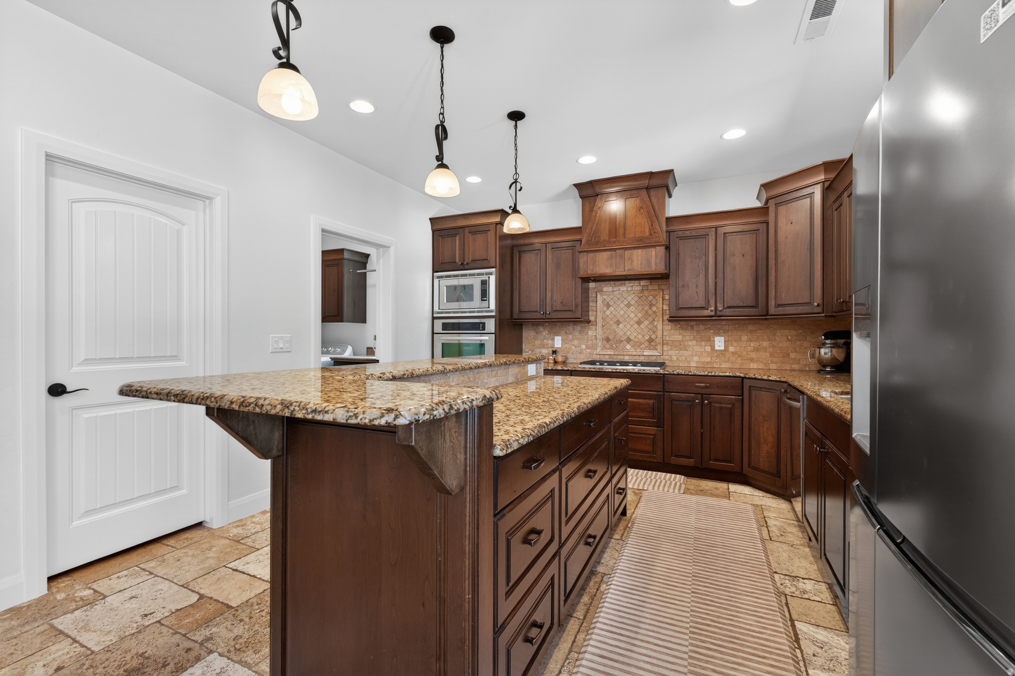main property photo 12