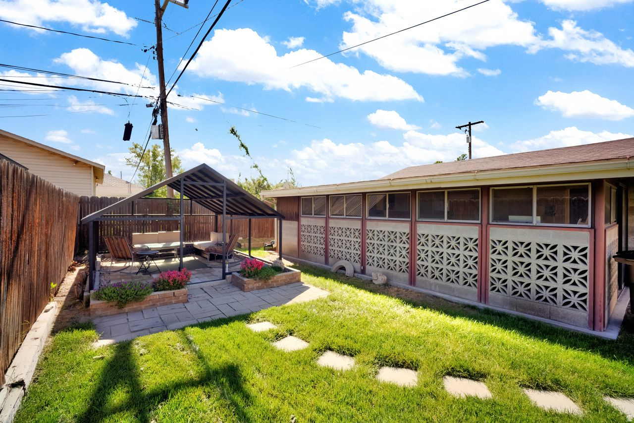 main property photo 5