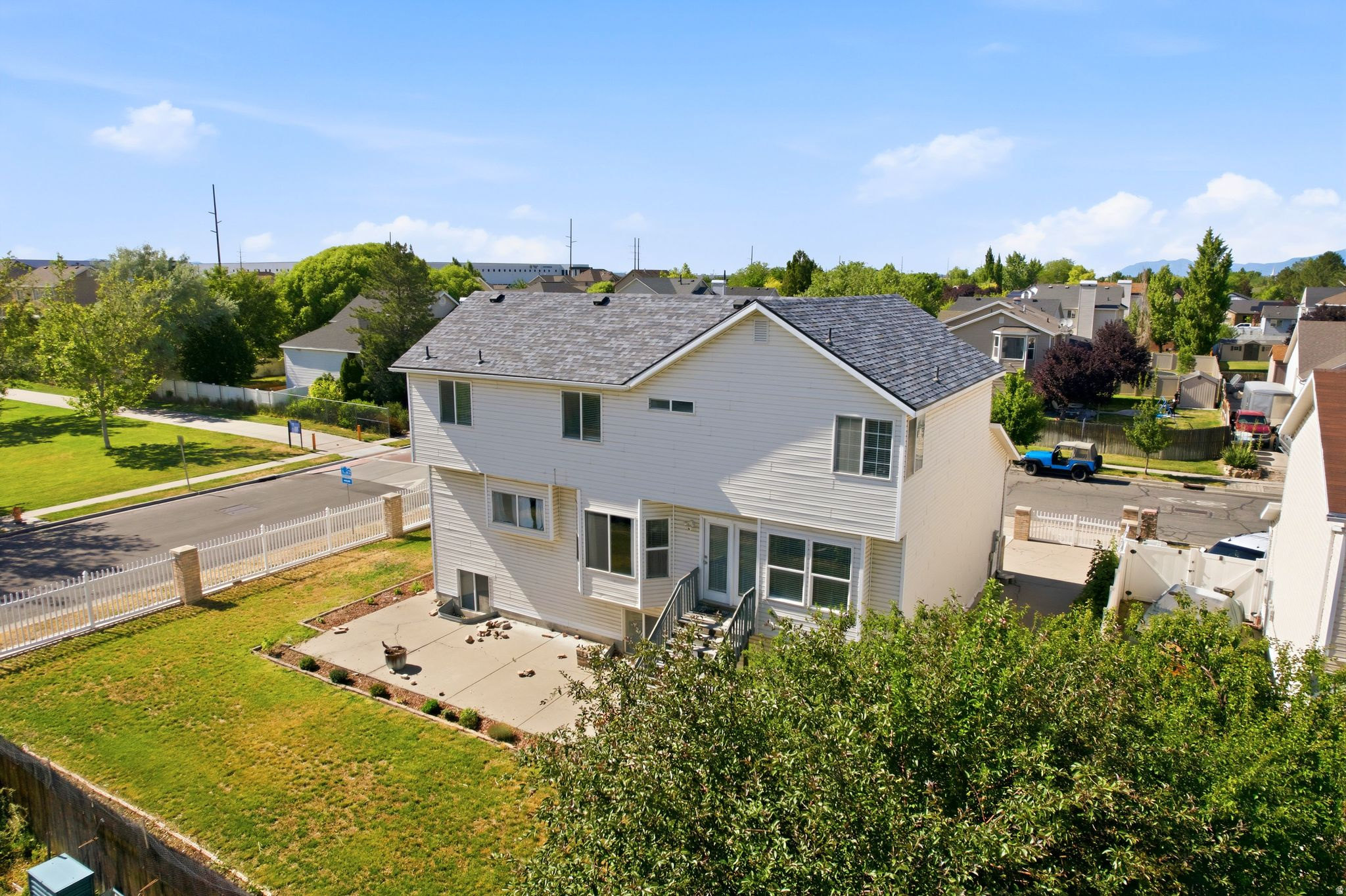 main property photo 6
