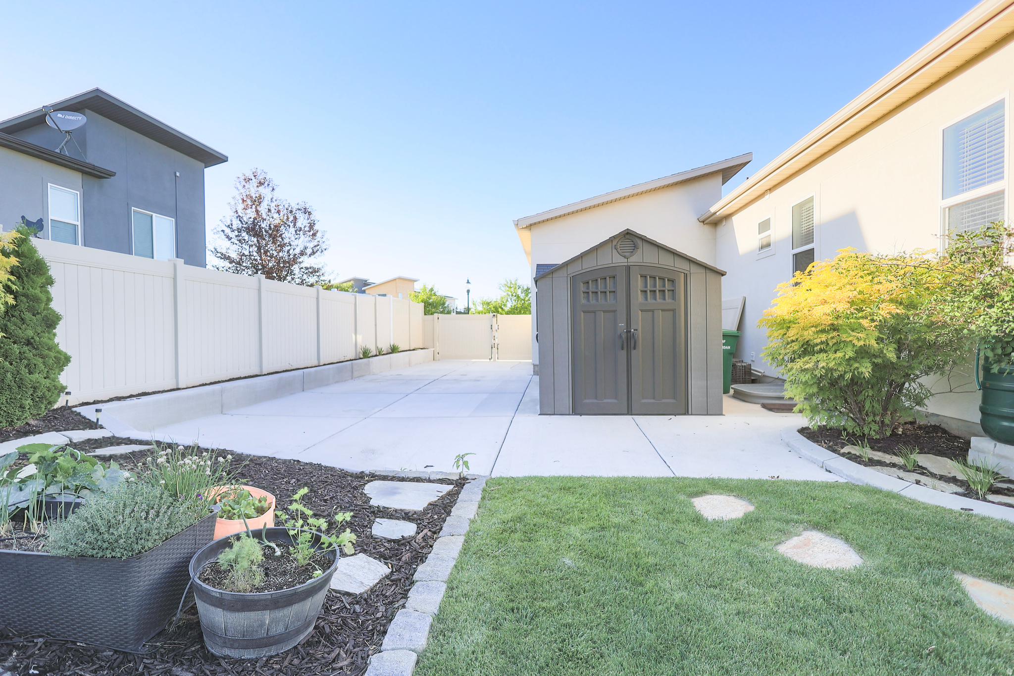 main property photo 40