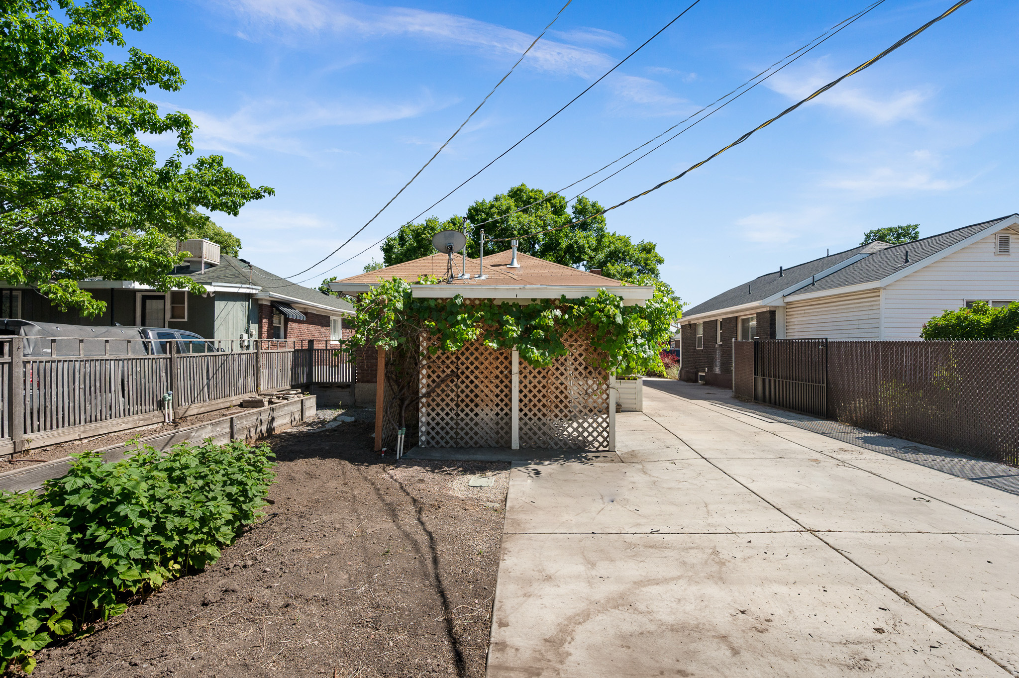 main property photo 22