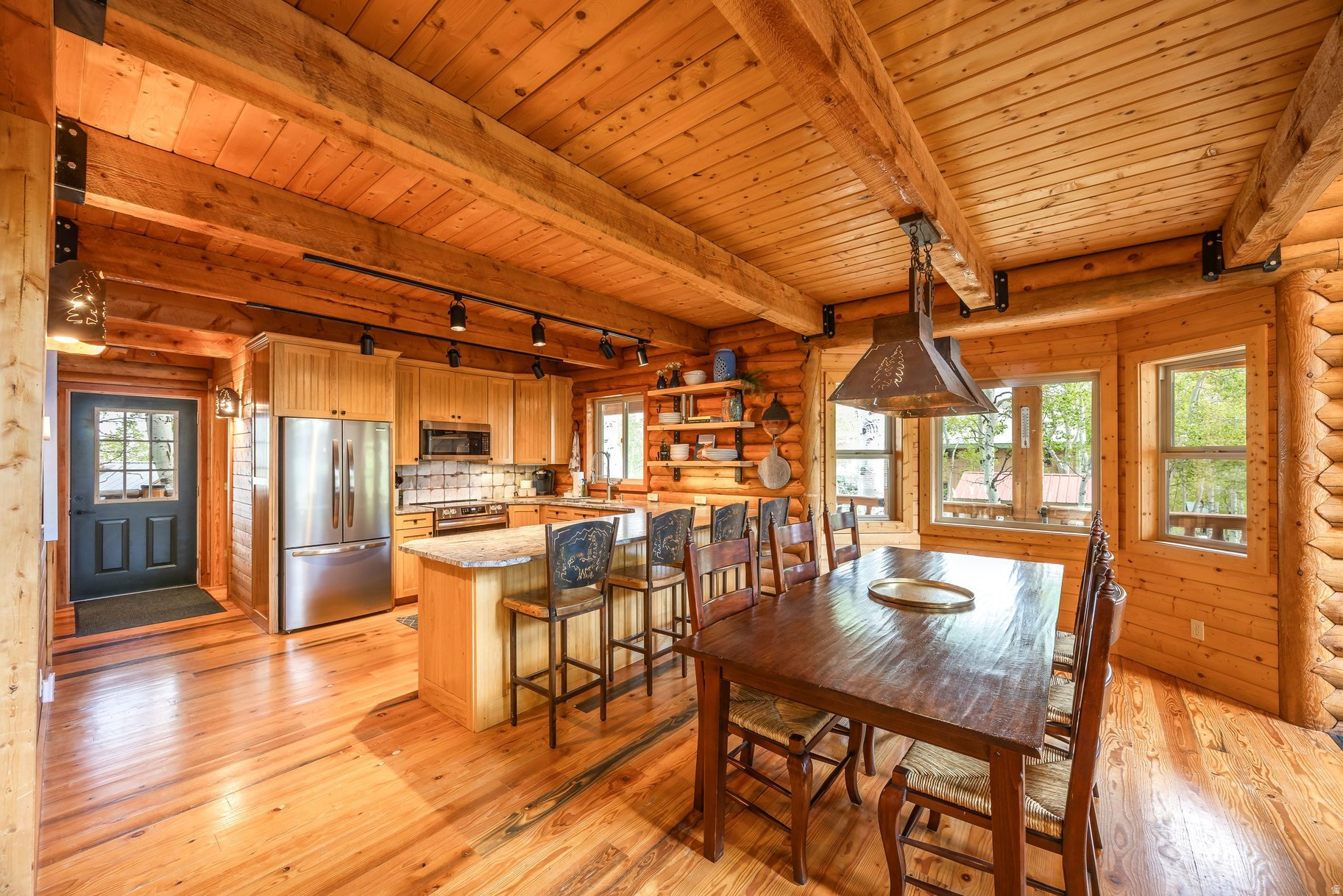 main property photo 9