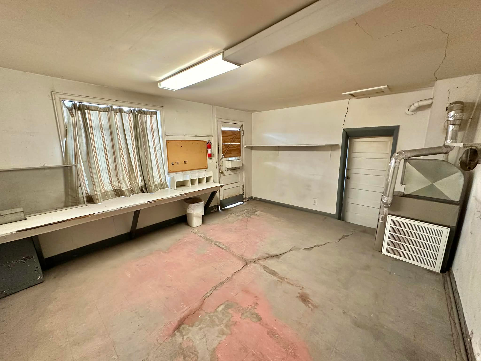 main property photo 13