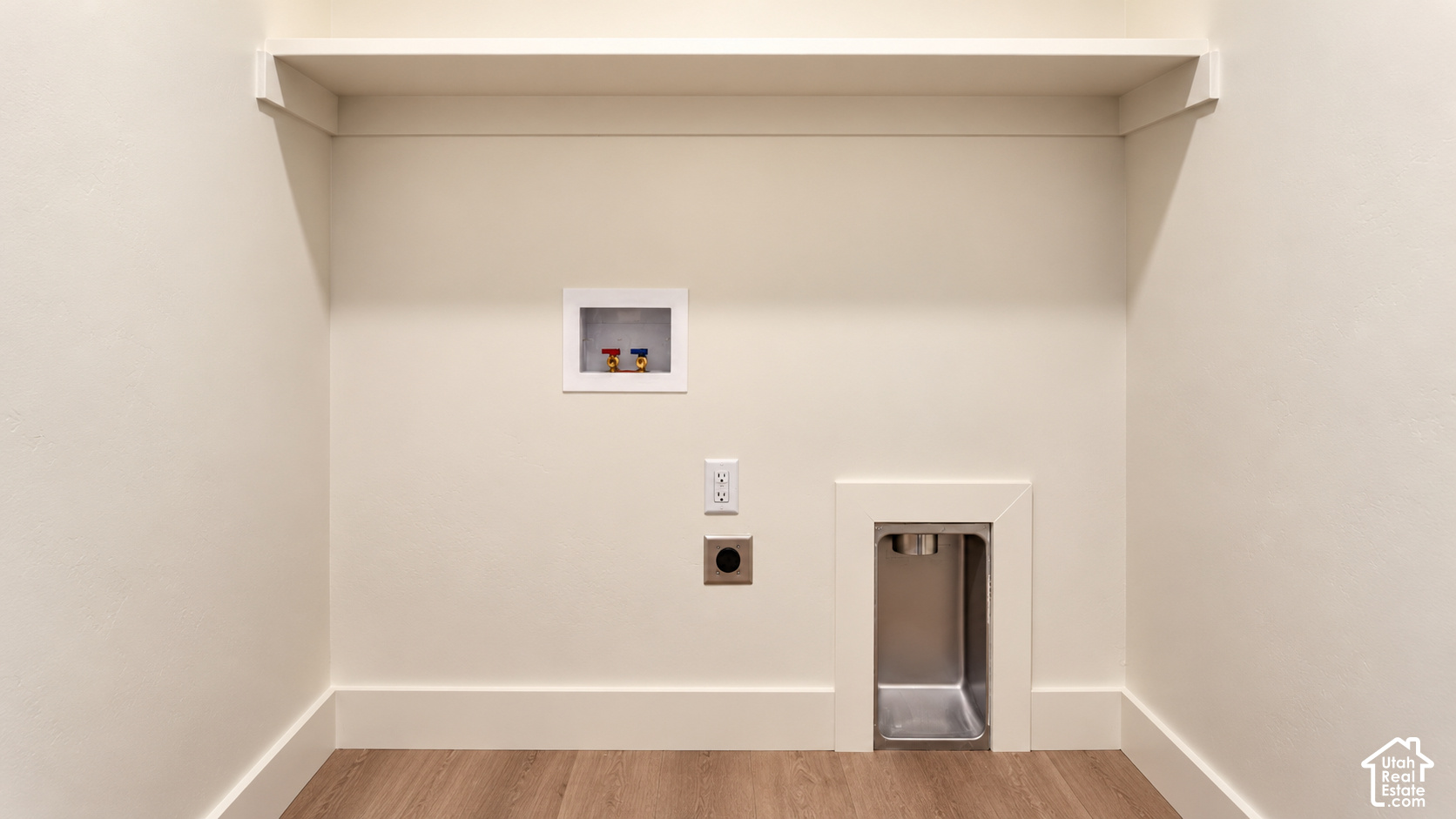 main property photo 23