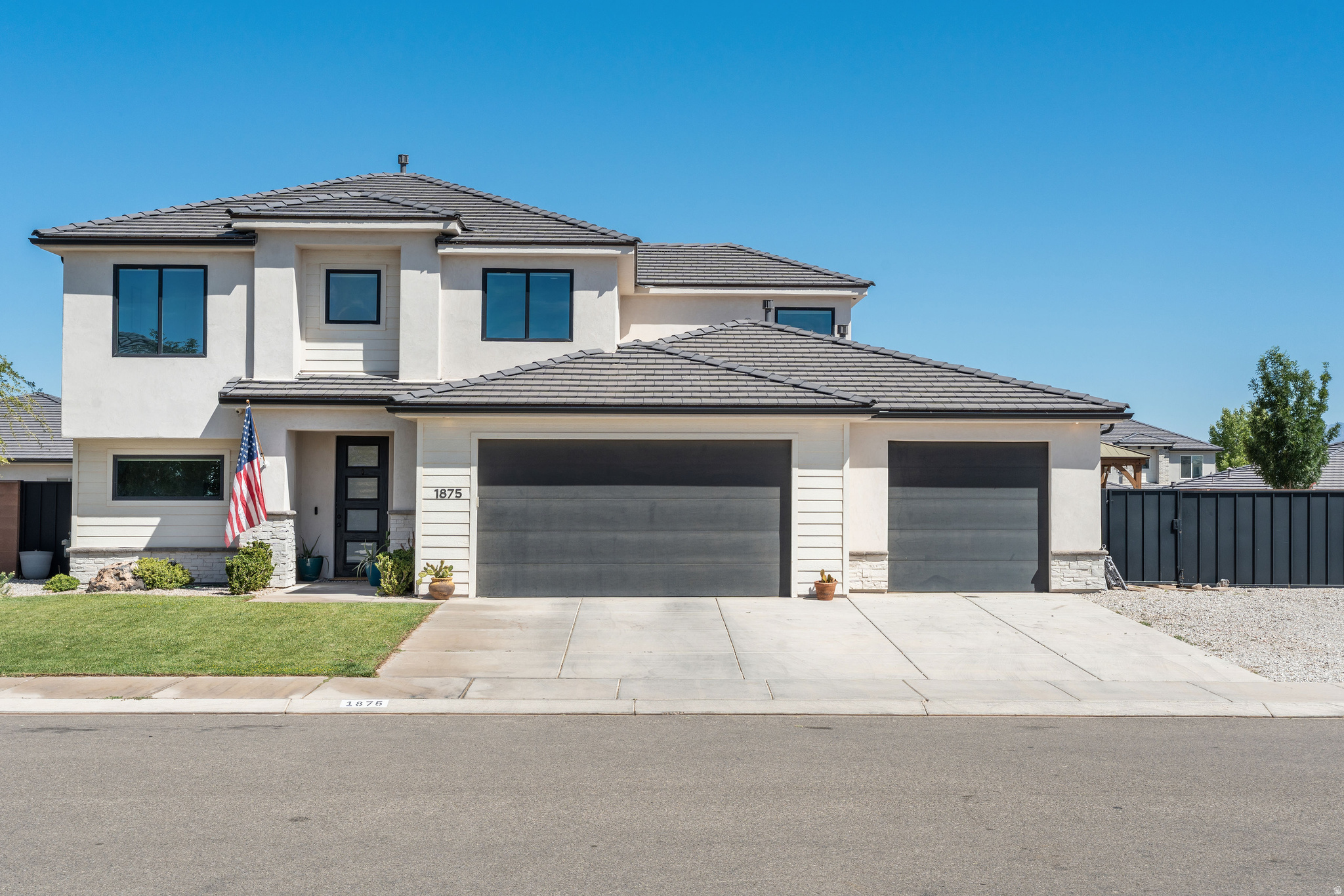 main property photo 37