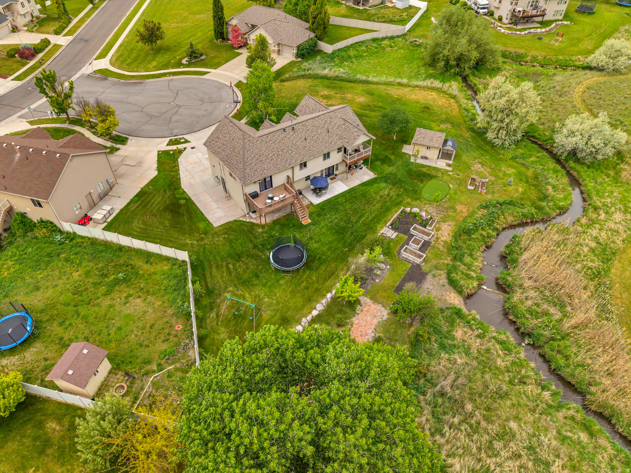 main property photo 44
