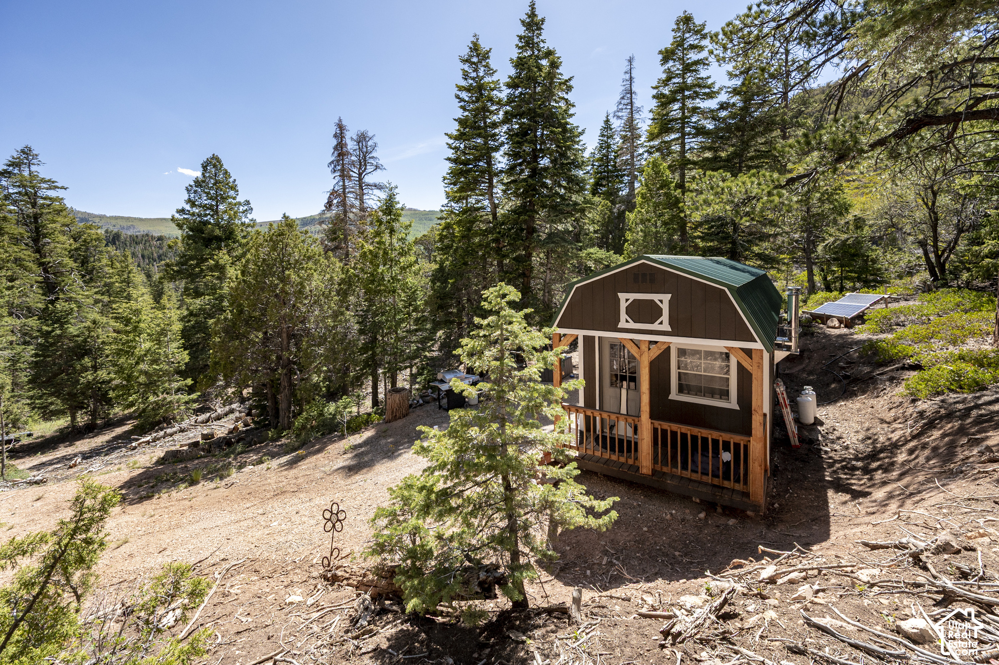 main property photo 16