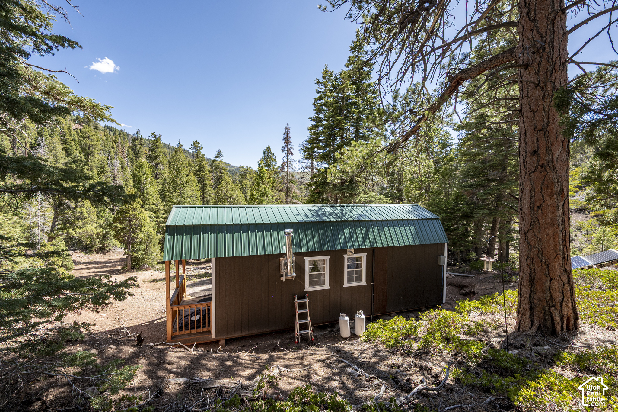 main property photo 17