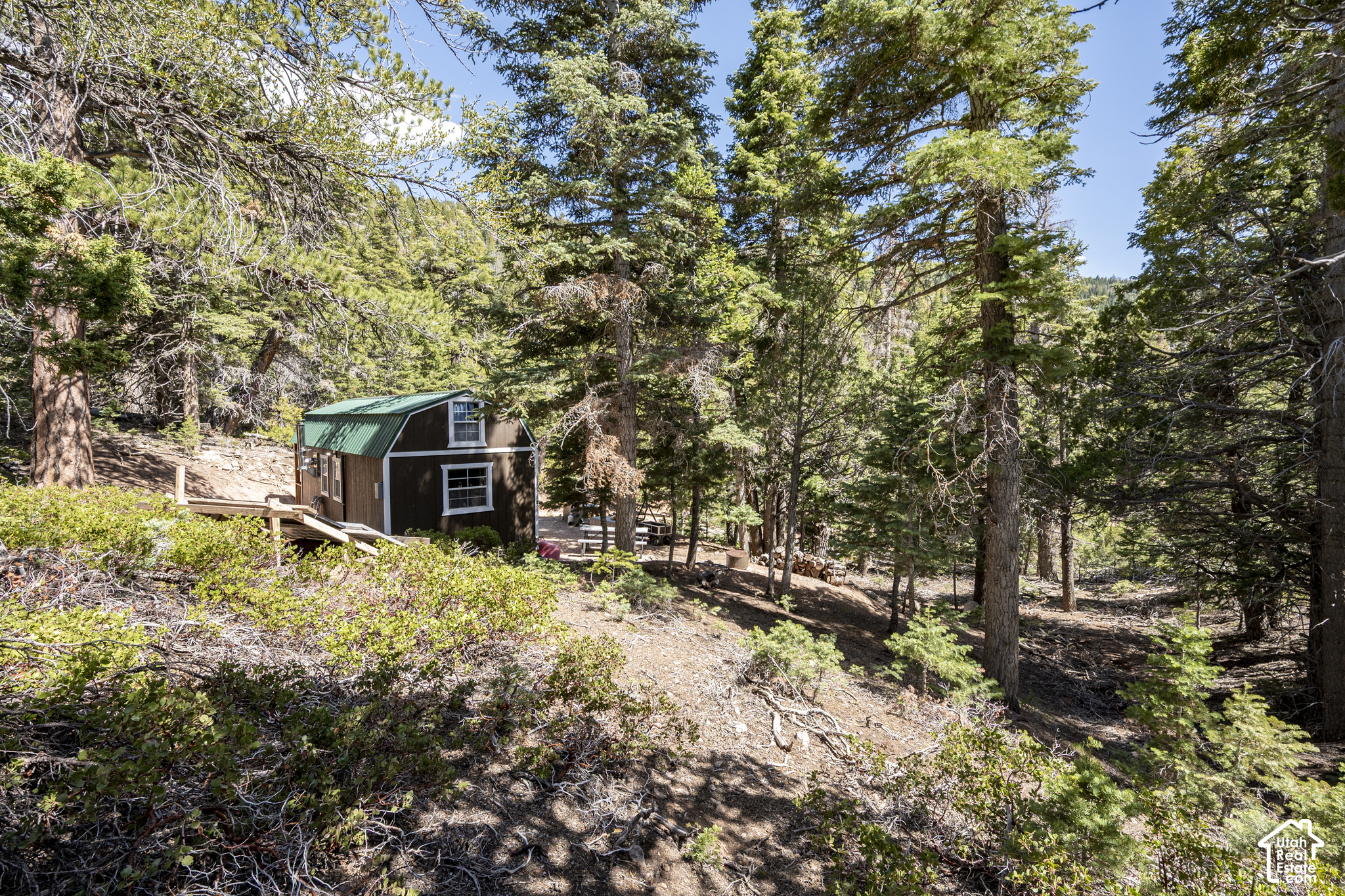 main property photo 23