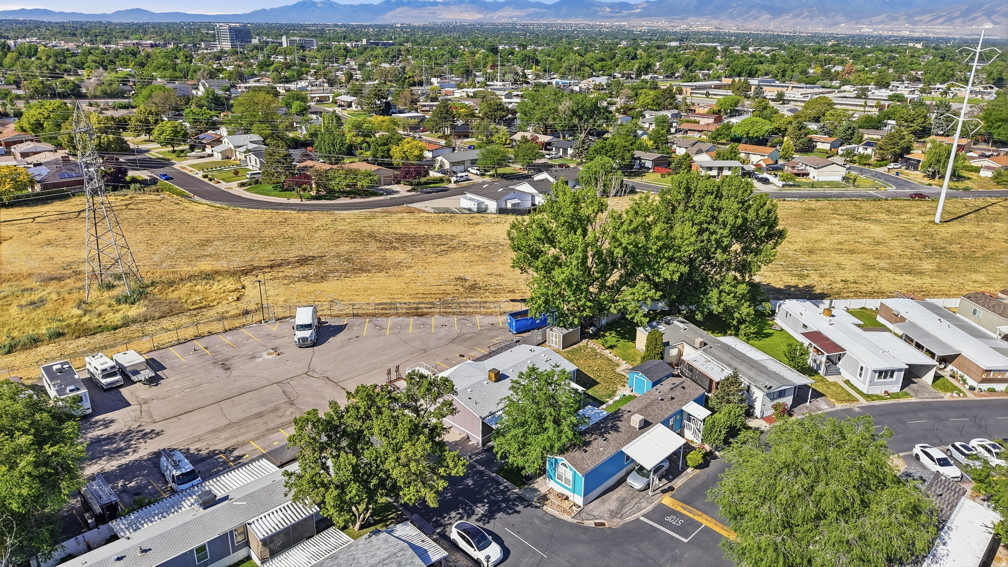 main property photo 28