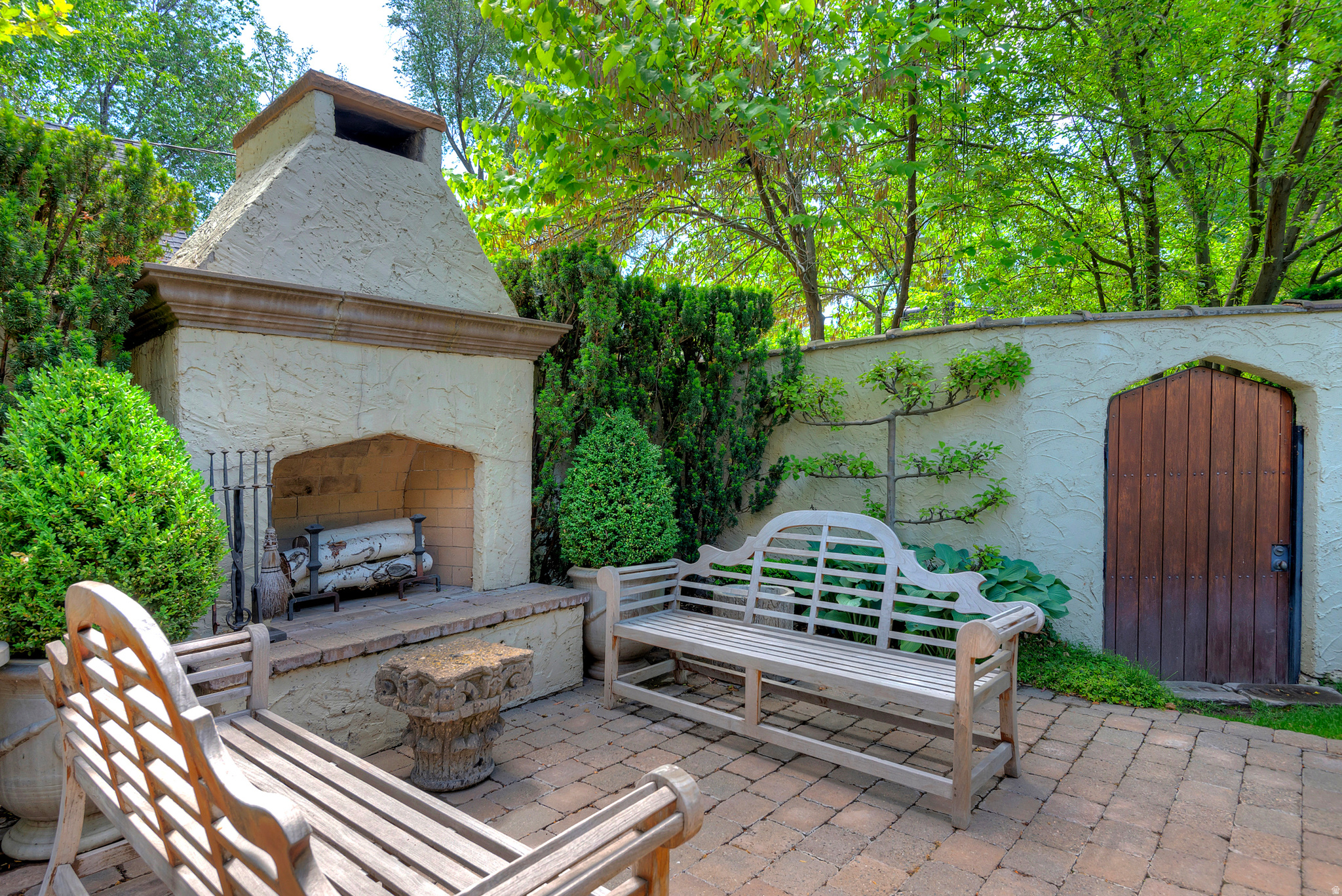 main property photo 10