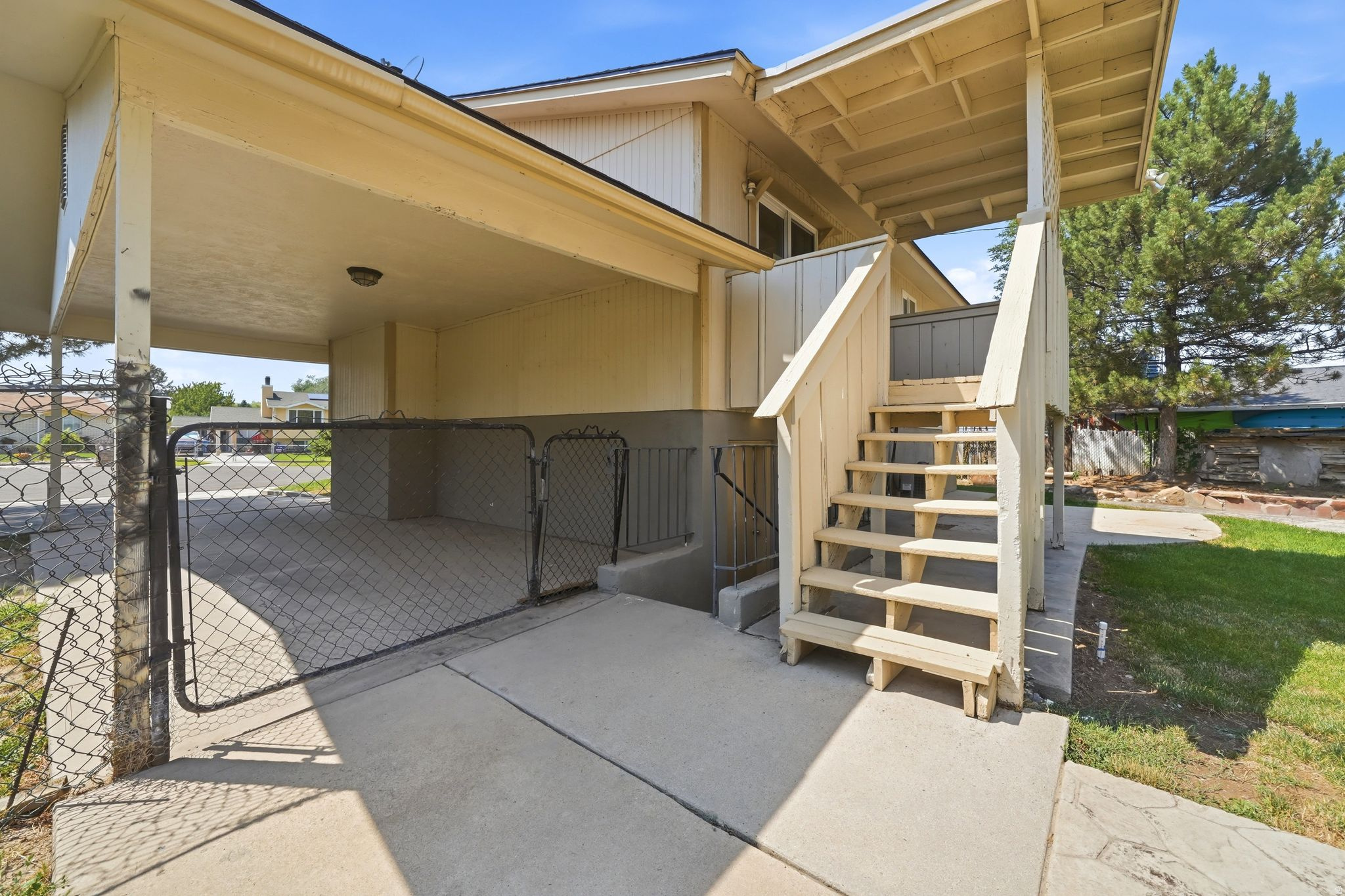 main property photo 36