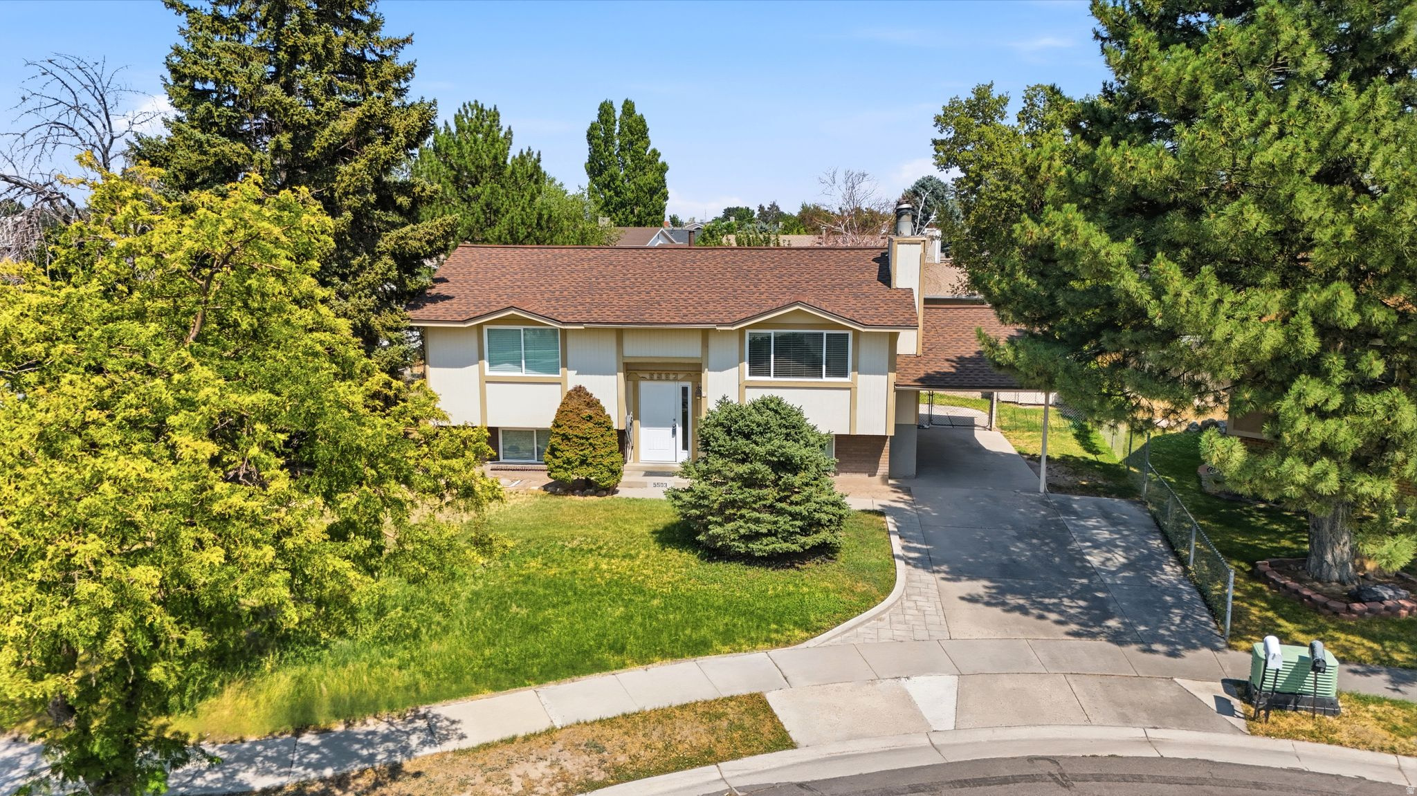 main property photo 44