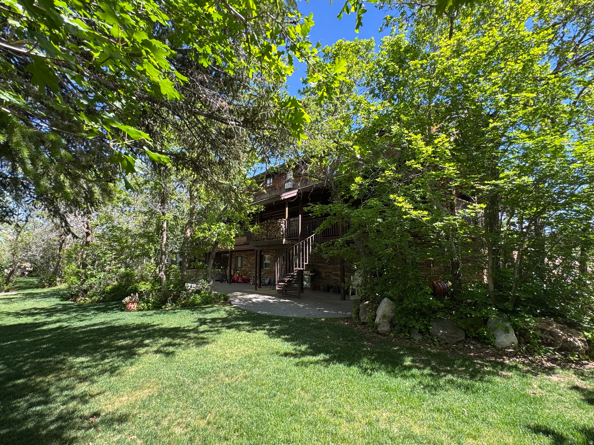 main property photo 27