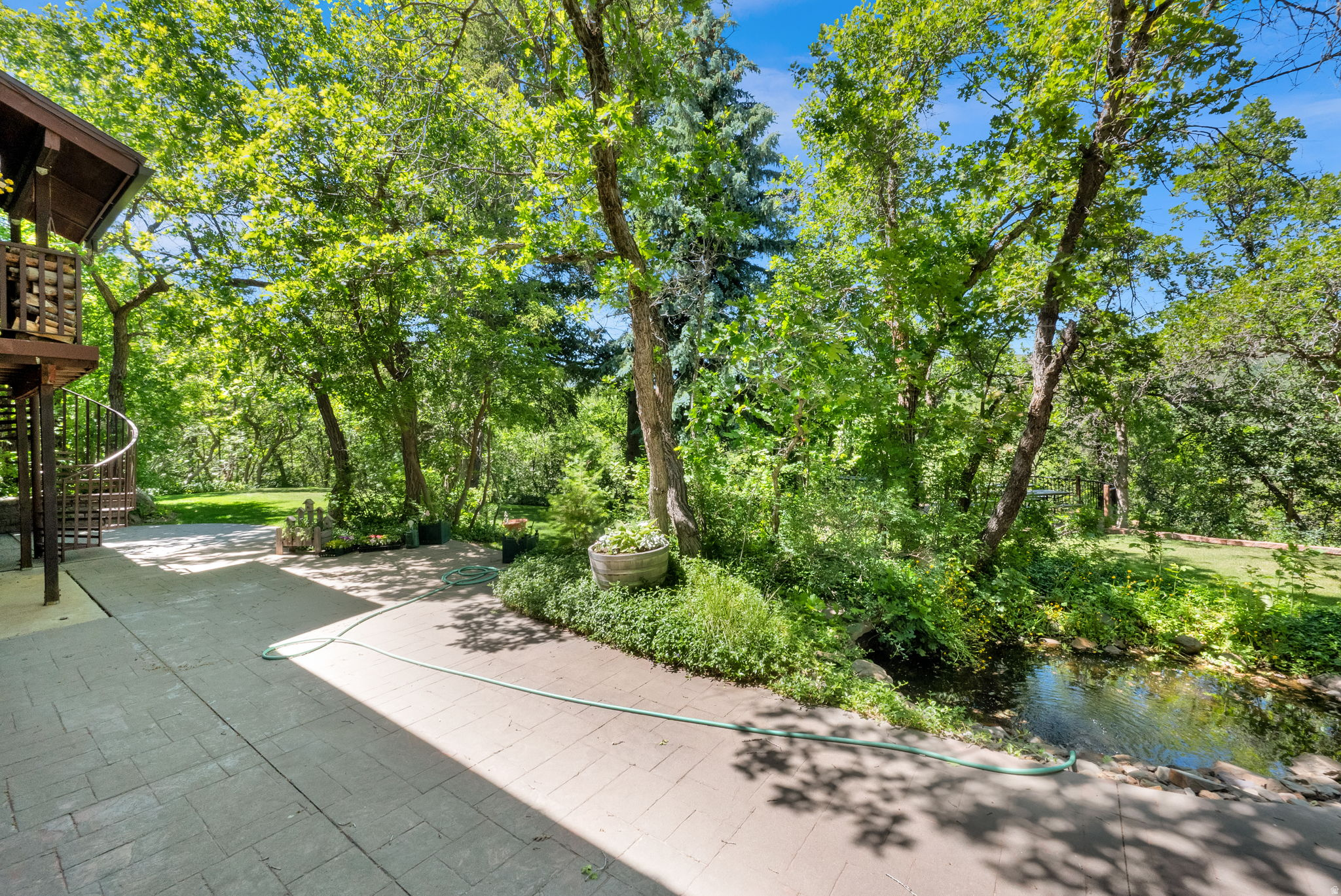main property photo 90