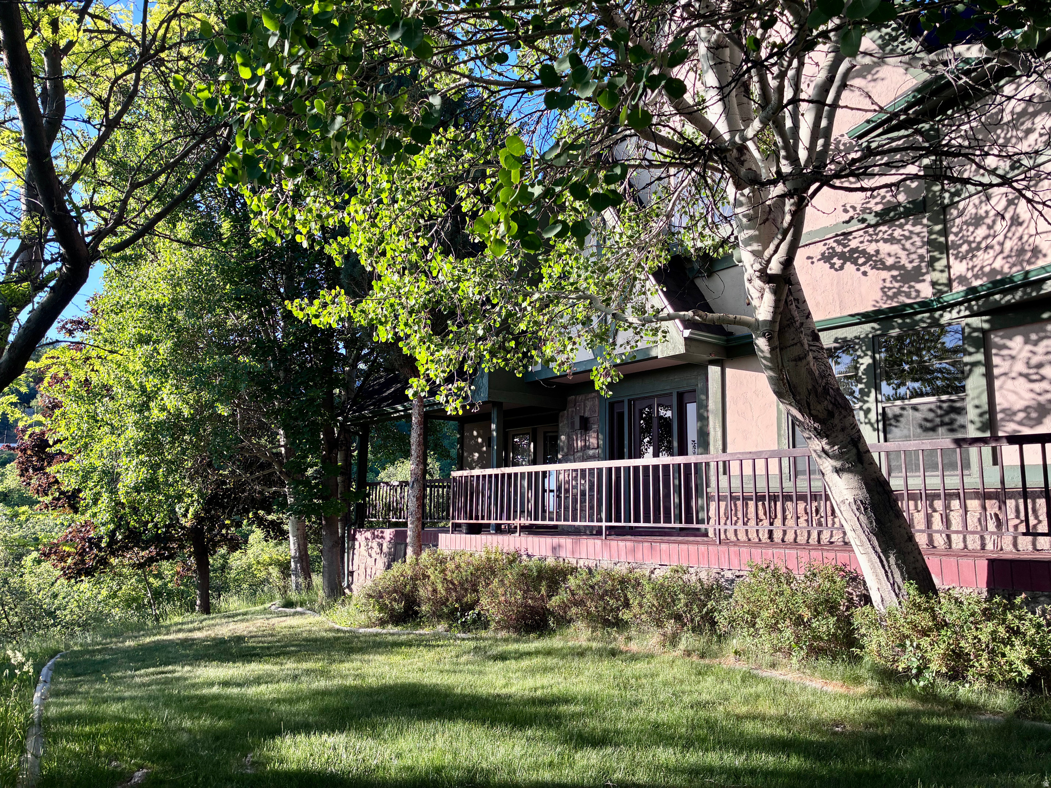 main property photo 16
