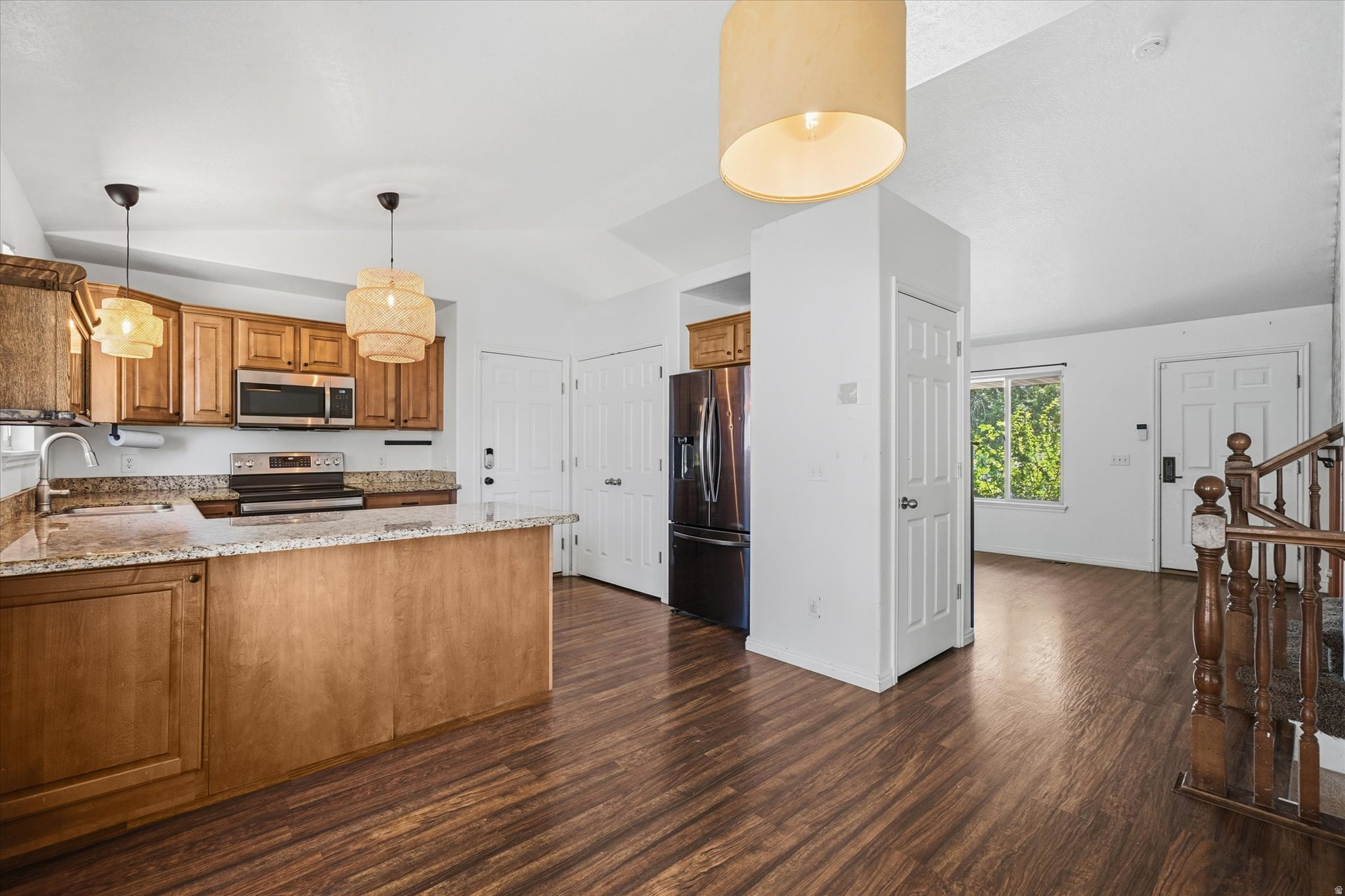 main property photo 8