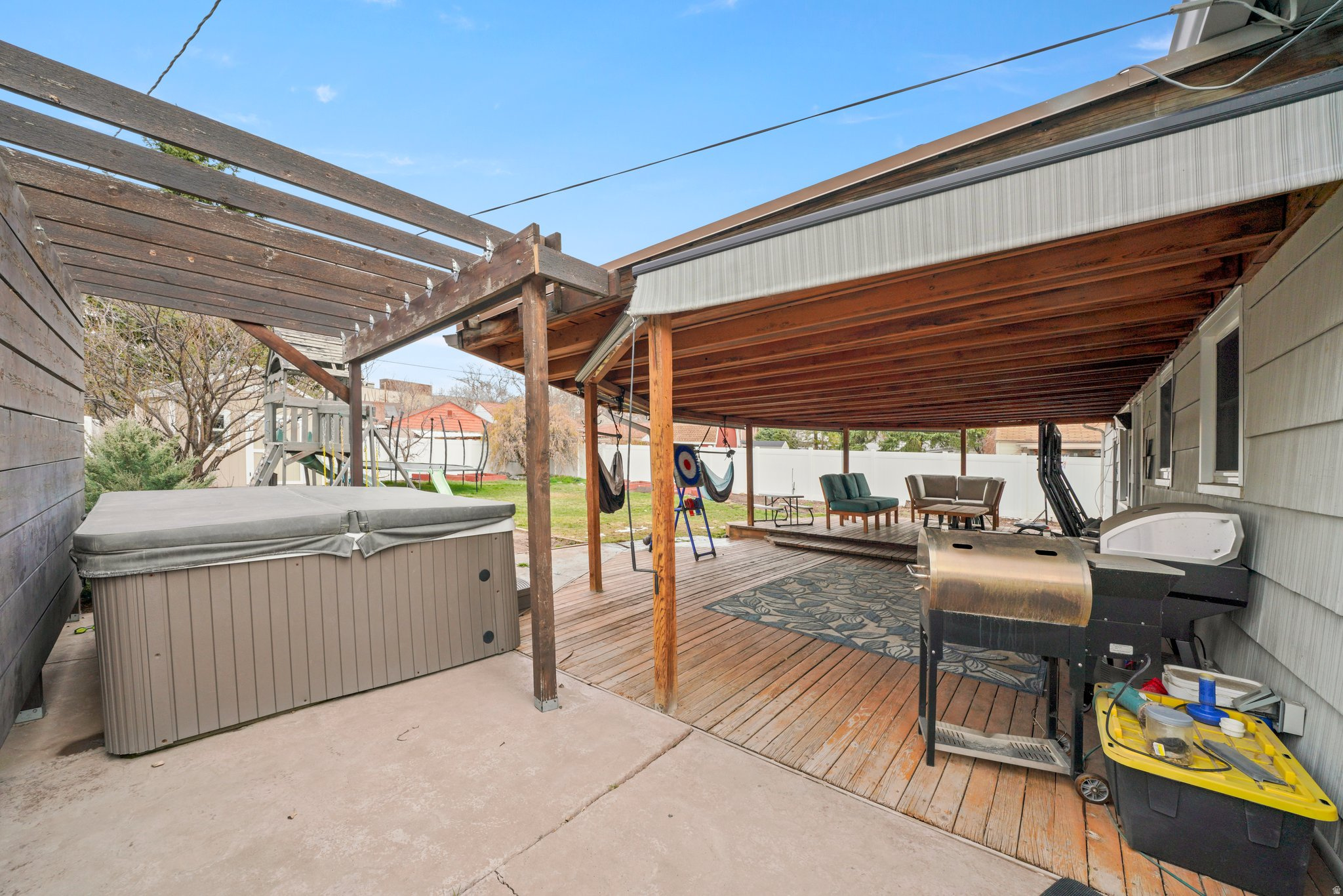 main property photo 16