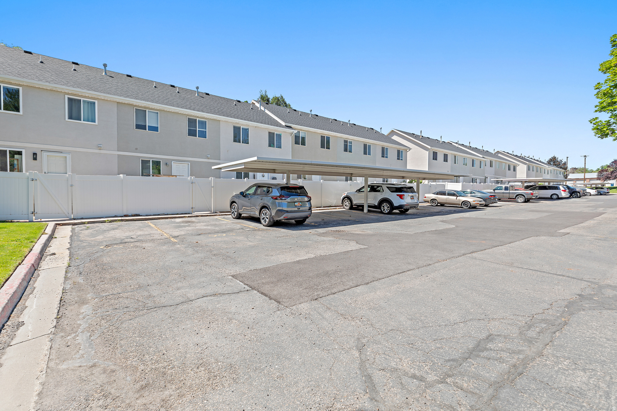 main property photo 19