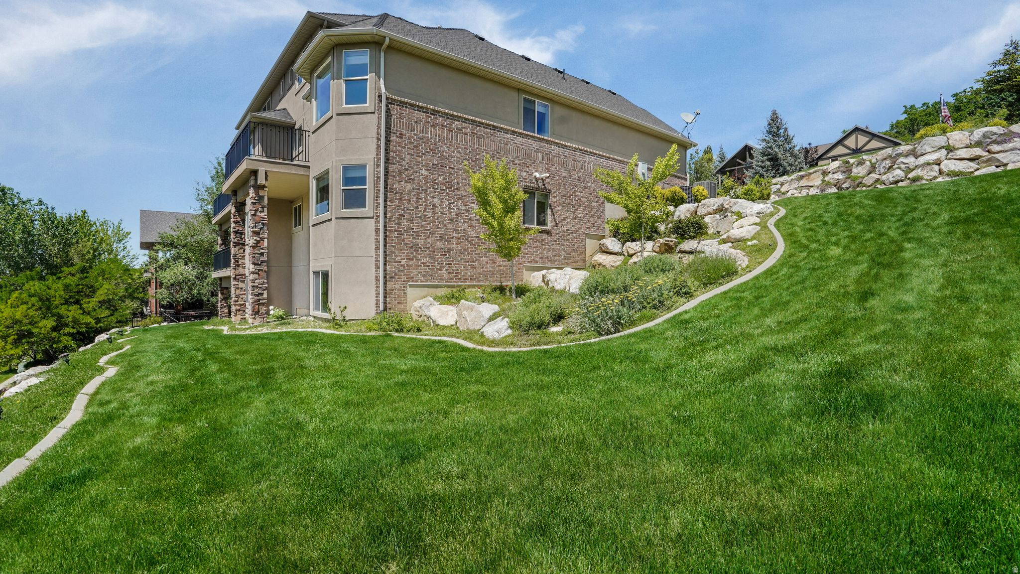main property photo 94