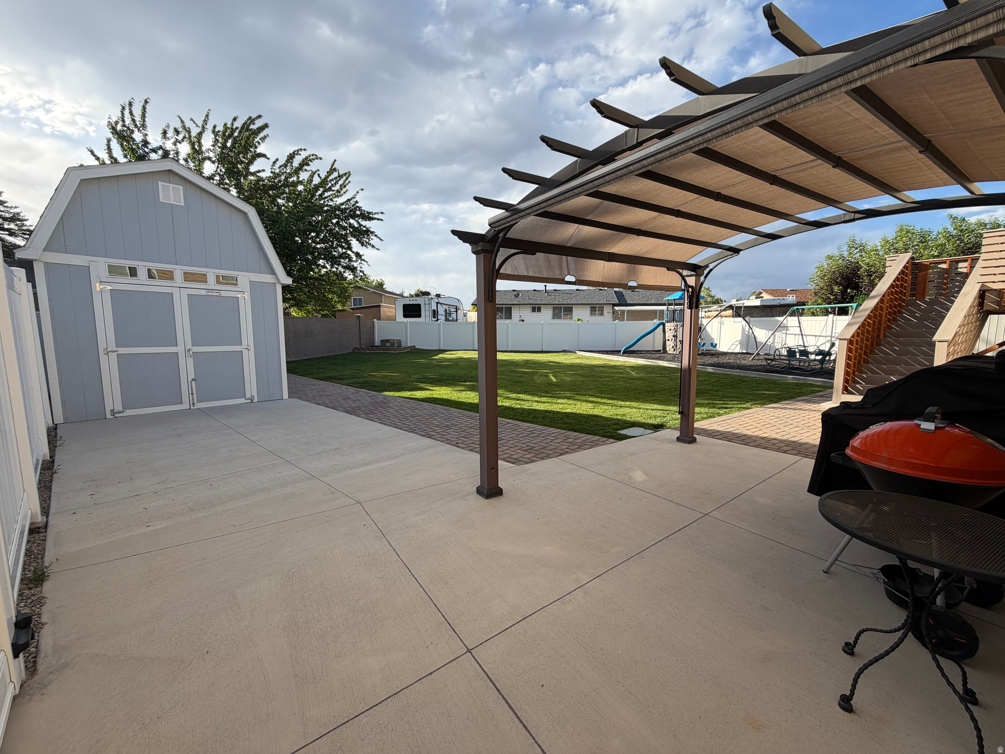 main property photo 33