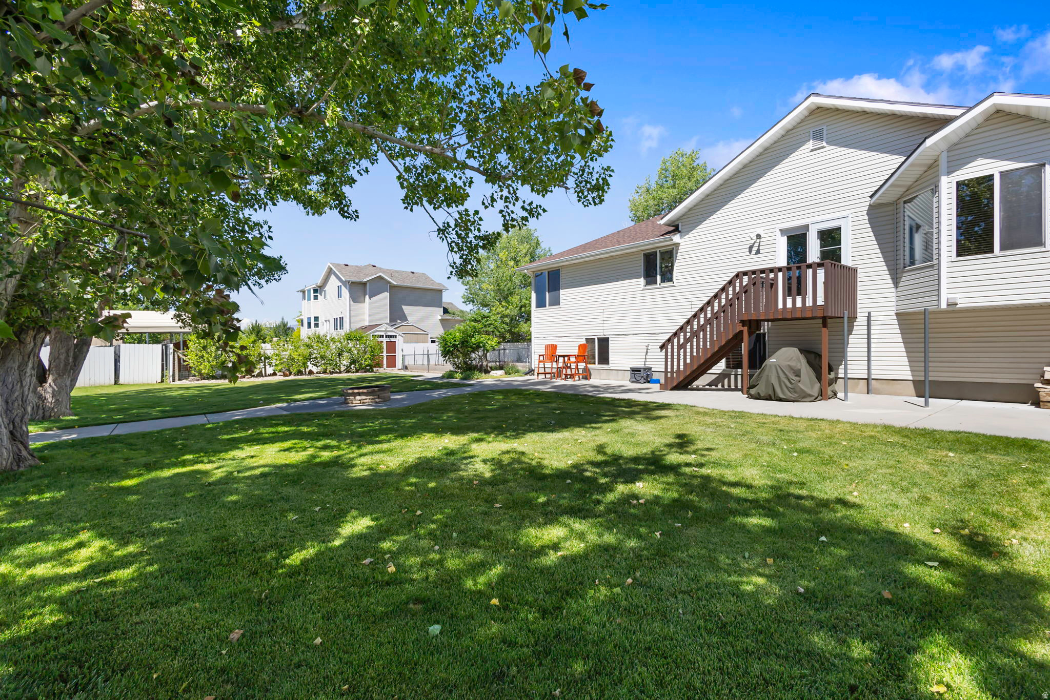 main property photo 41