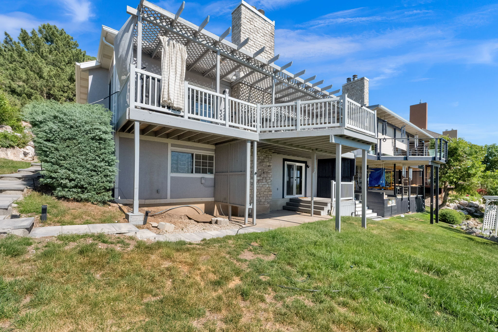 main property photo 6