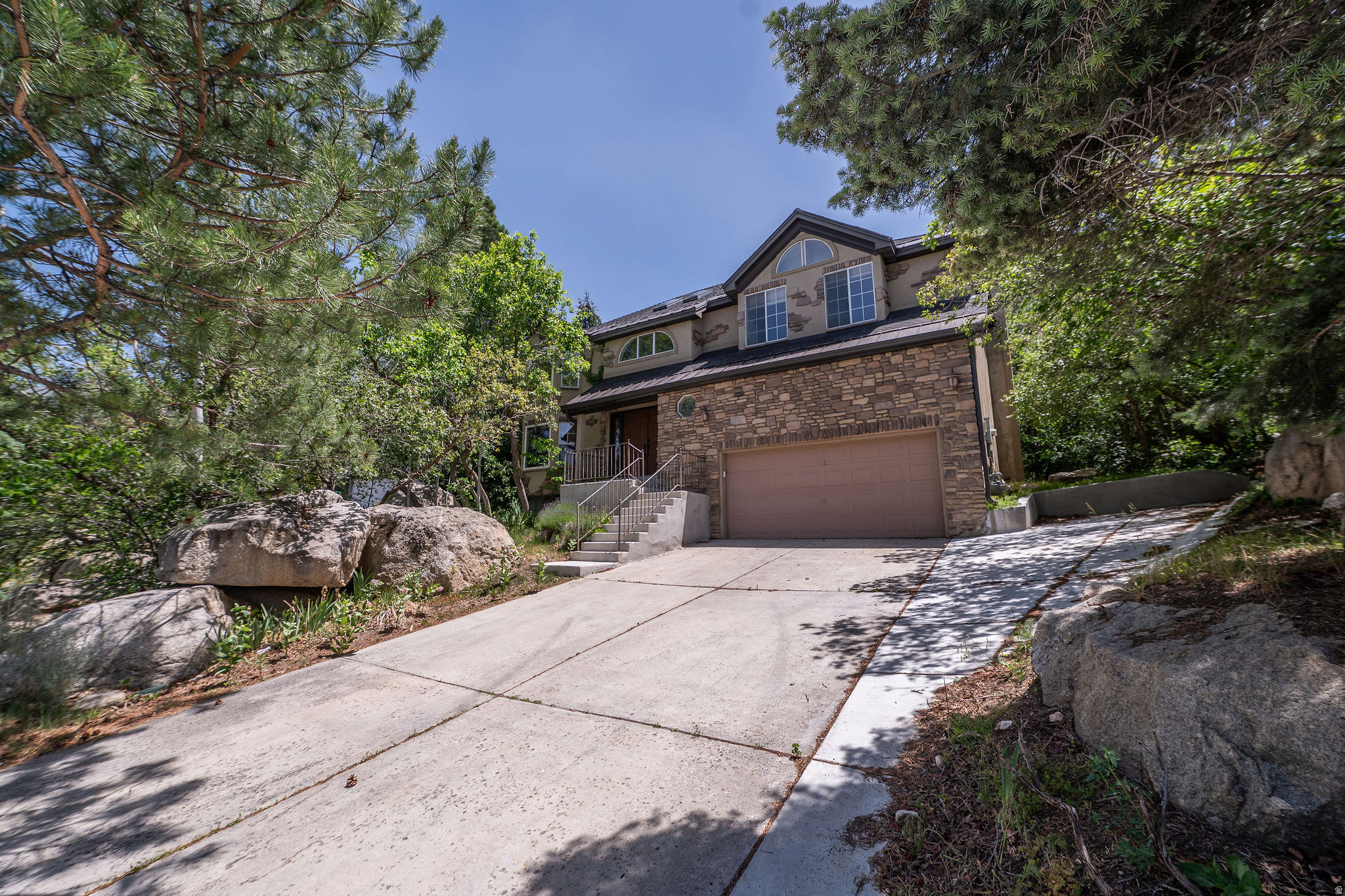 main property photo 40
